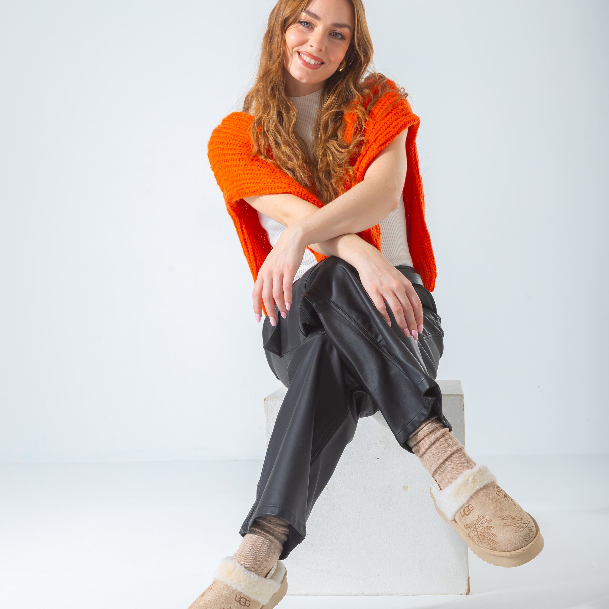 Elastic Strap Cozy Platform Clogs-beige