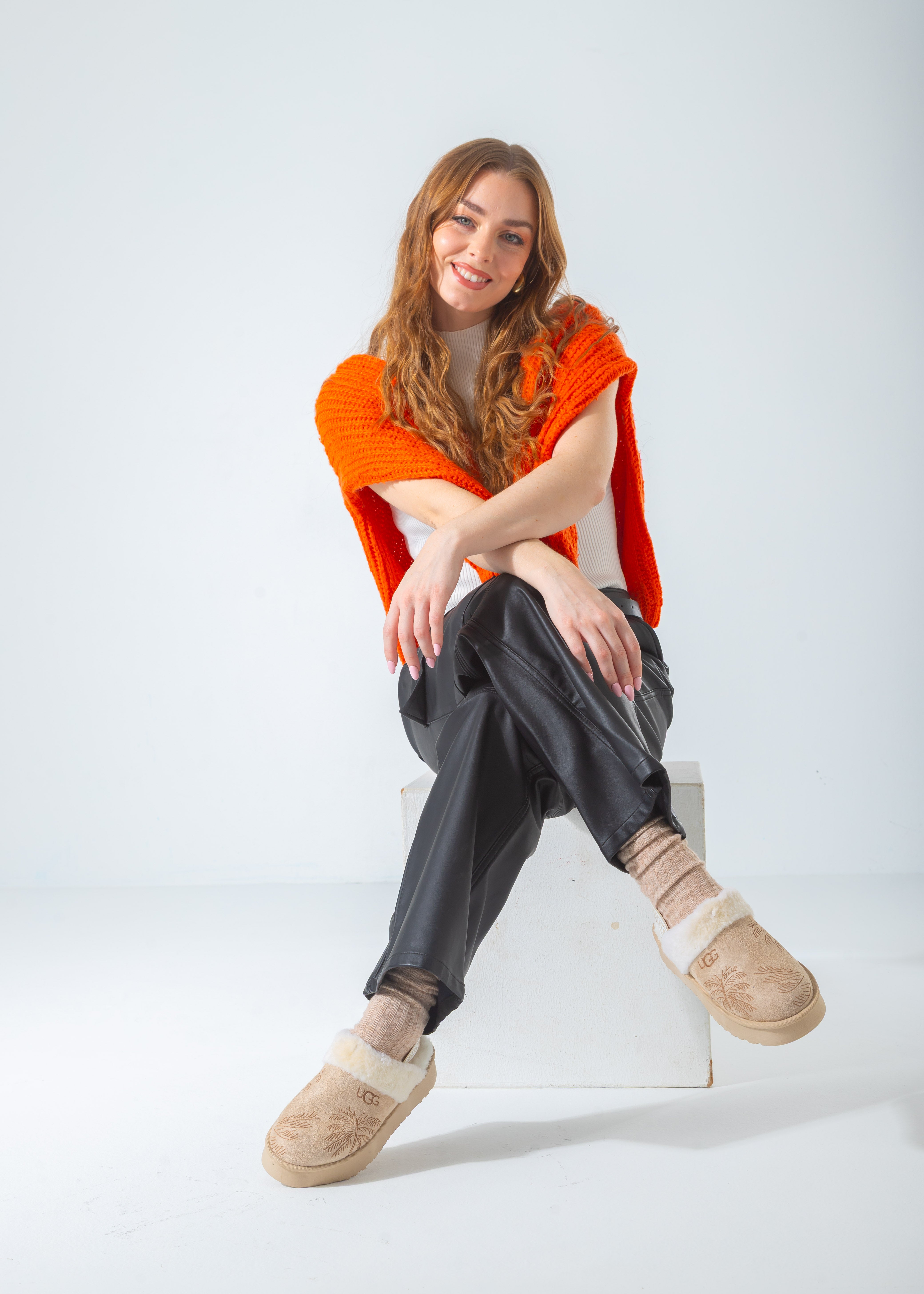 Elastic Strap Cozy Platform Clogs-beige