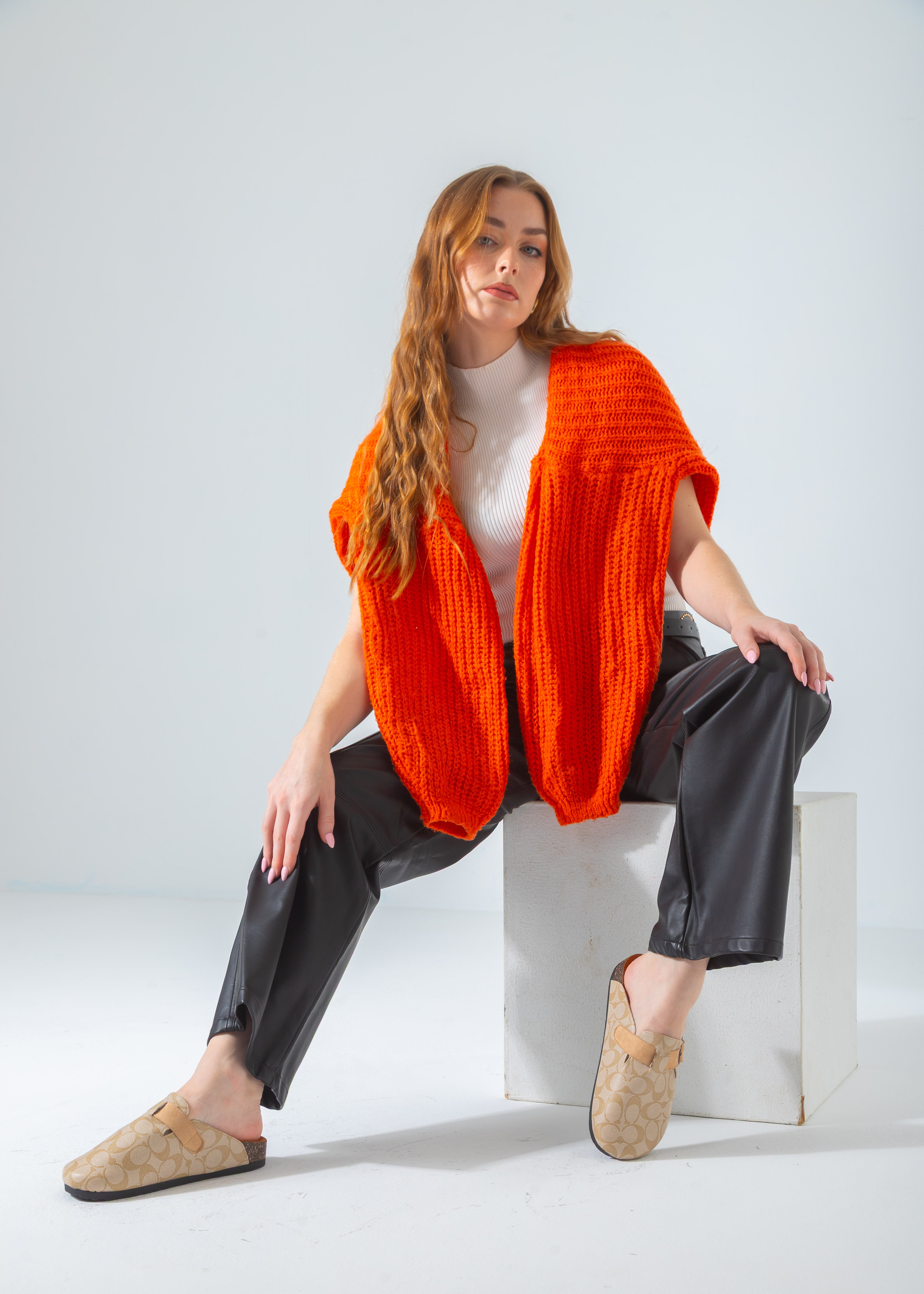 Signature Print Buckle Clog-beige