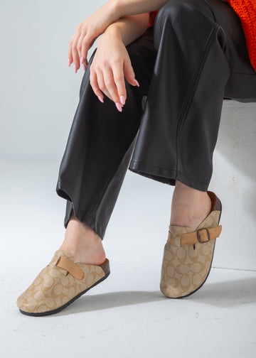 Signature Print Buckle Clog-beige