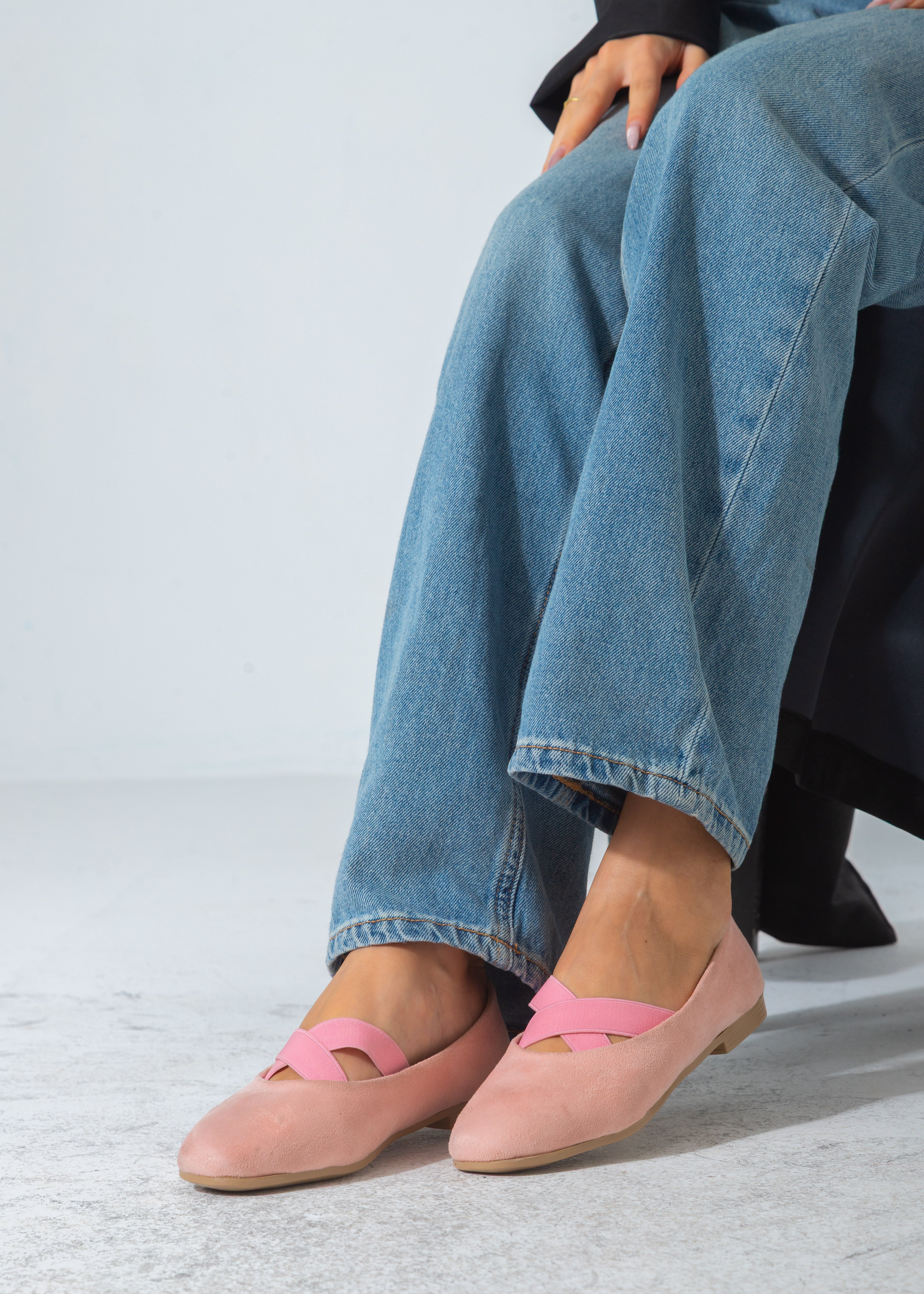 Suede Criss-Cross Elastic Flat-pink
