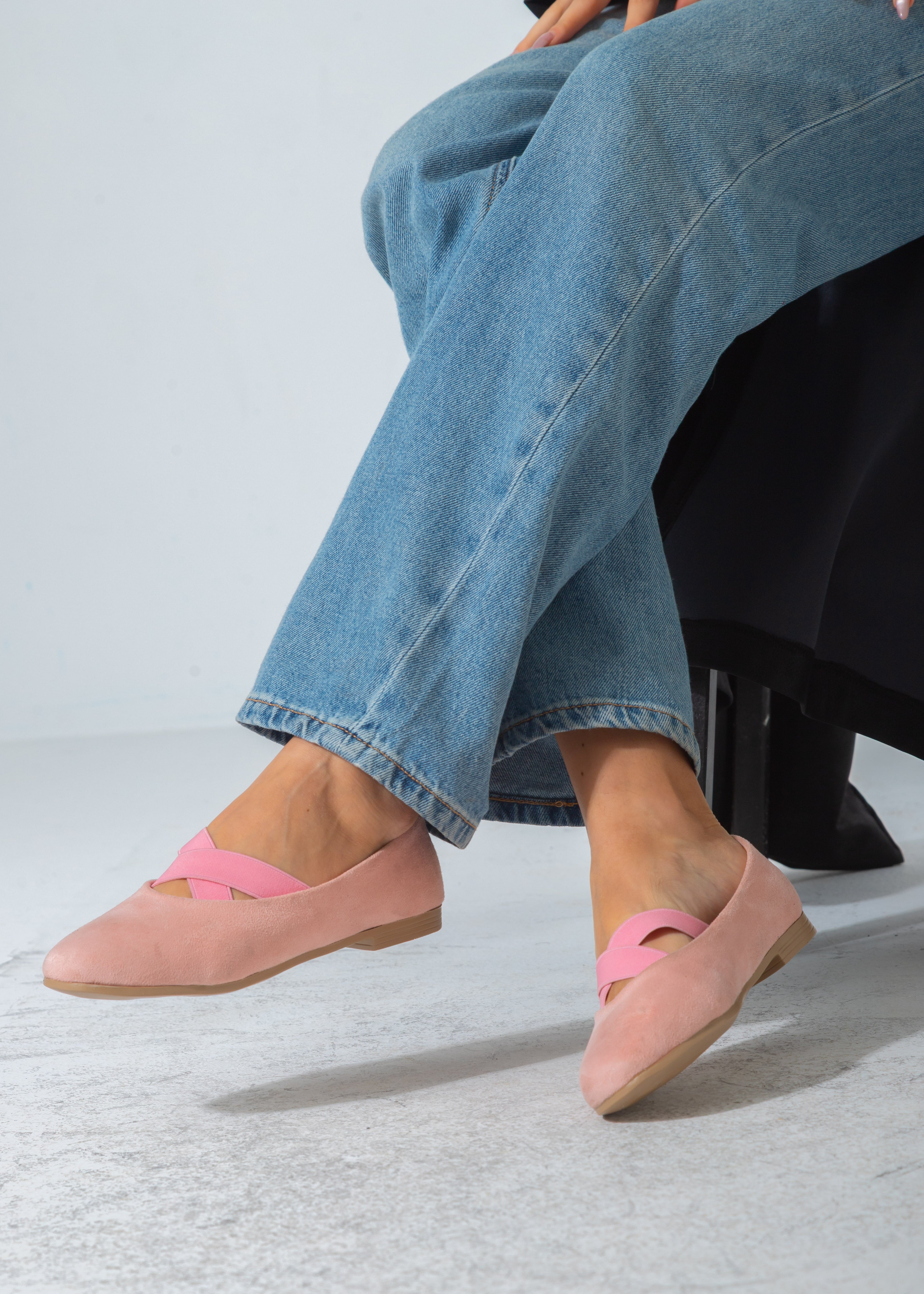 Suede Criss-Cross Elastic Flat-pink
