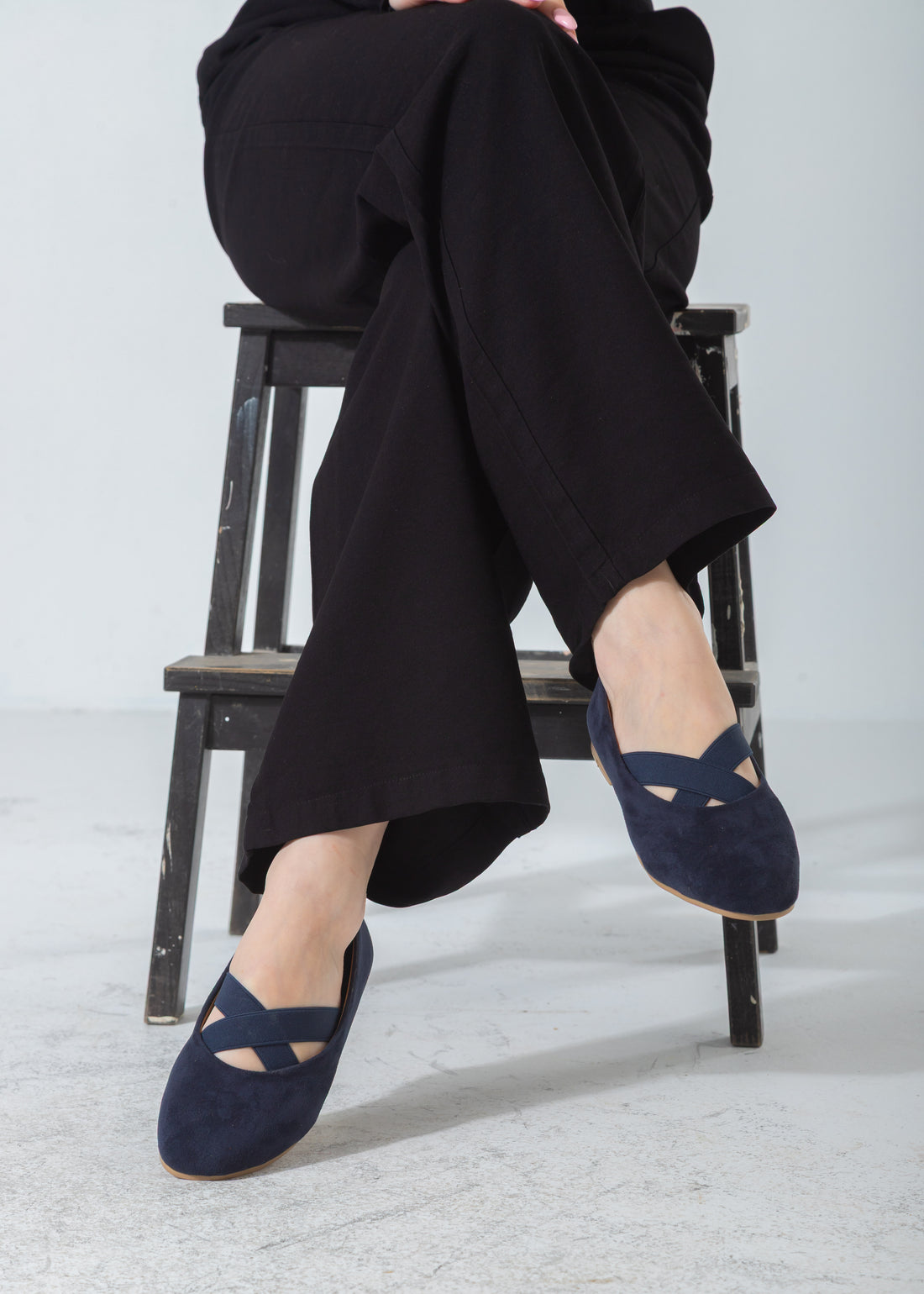 Suede Criss-Cross Elastic Flat-dark blue
