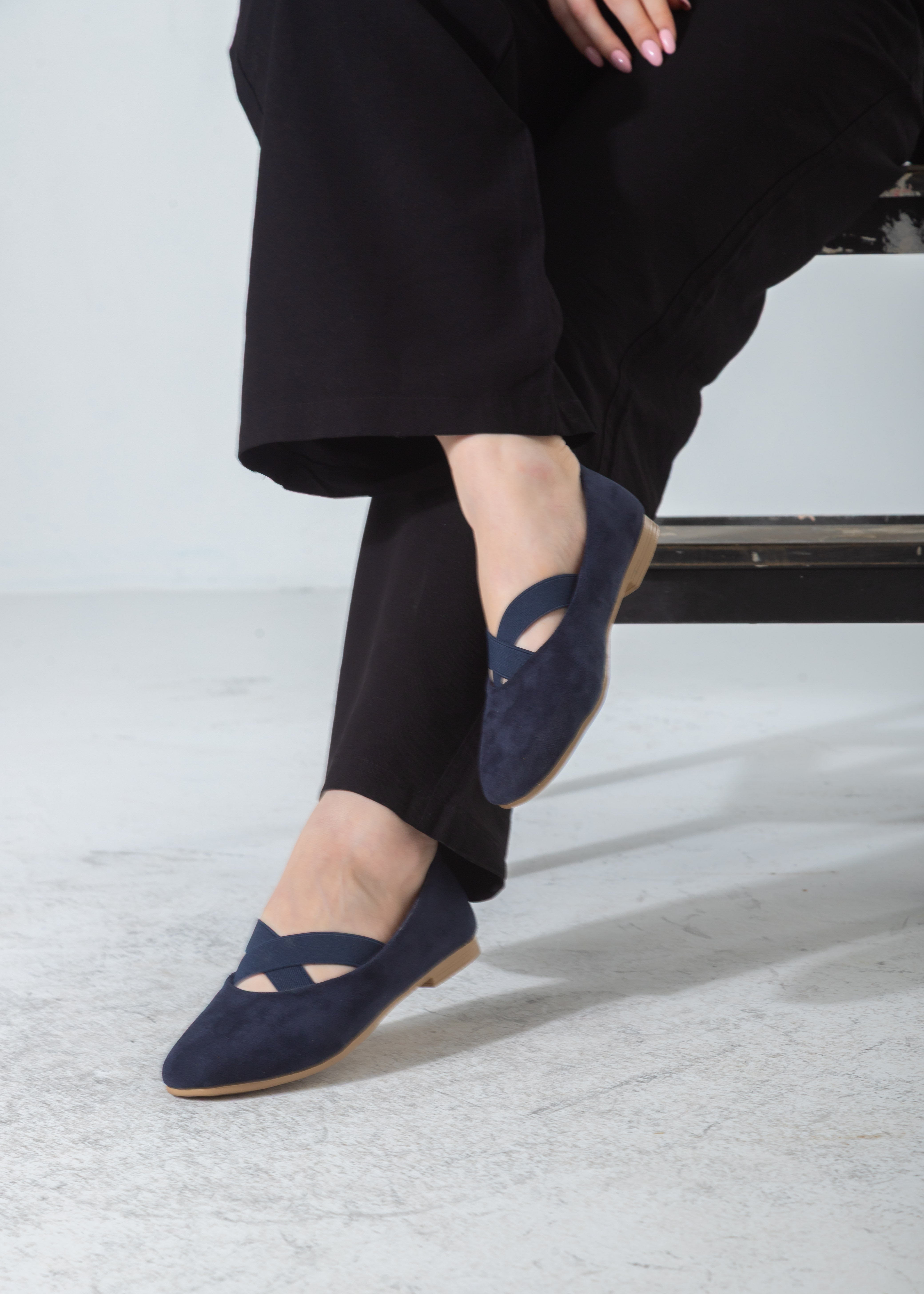 Suede Criss-Cross Elastic Flat-dark blue