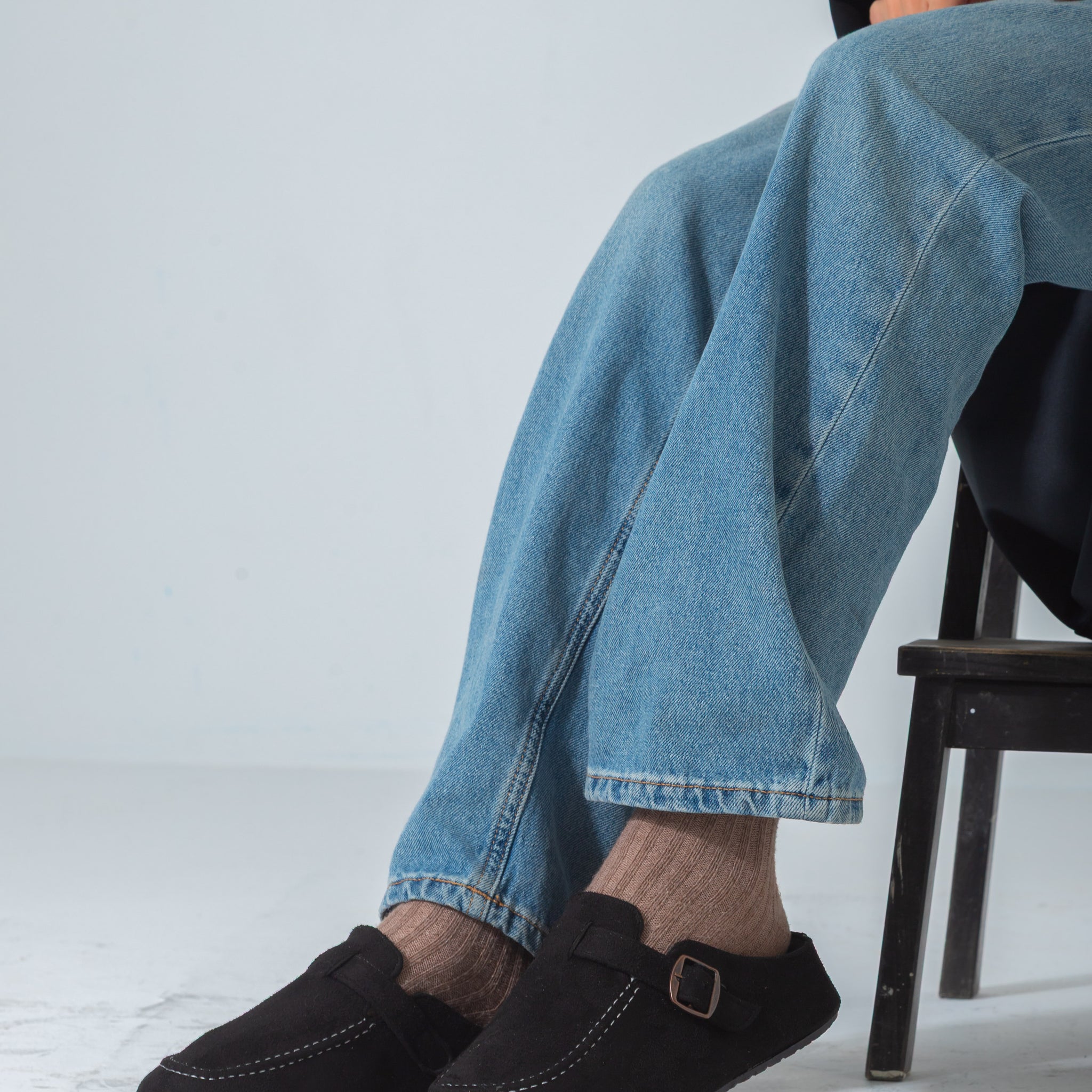 Suede Moc Toe Buckle Clog-black