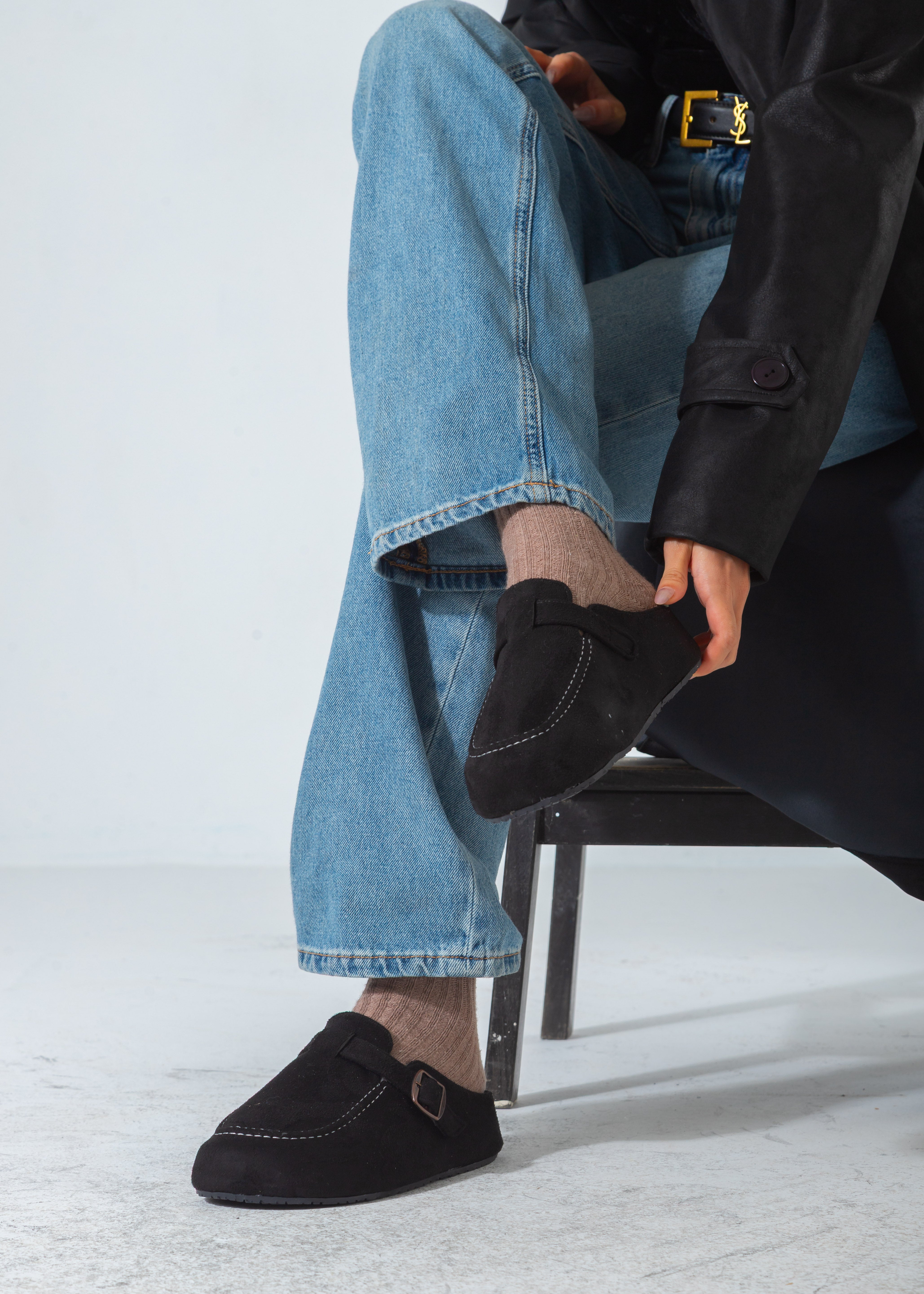 Suede Moc Toe Buckle Clog-black