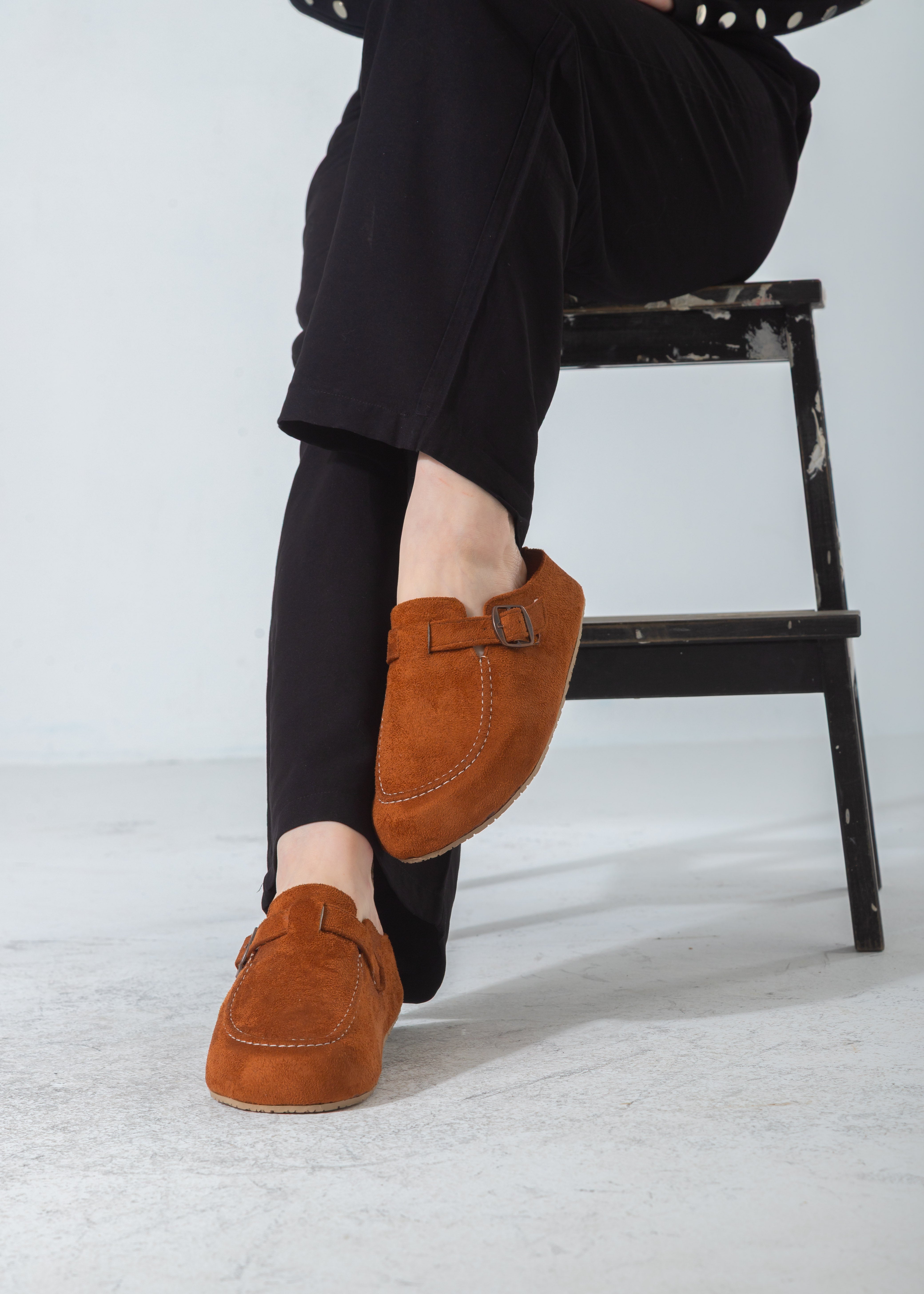 Suede Moc Toe Buckle Clog-camel