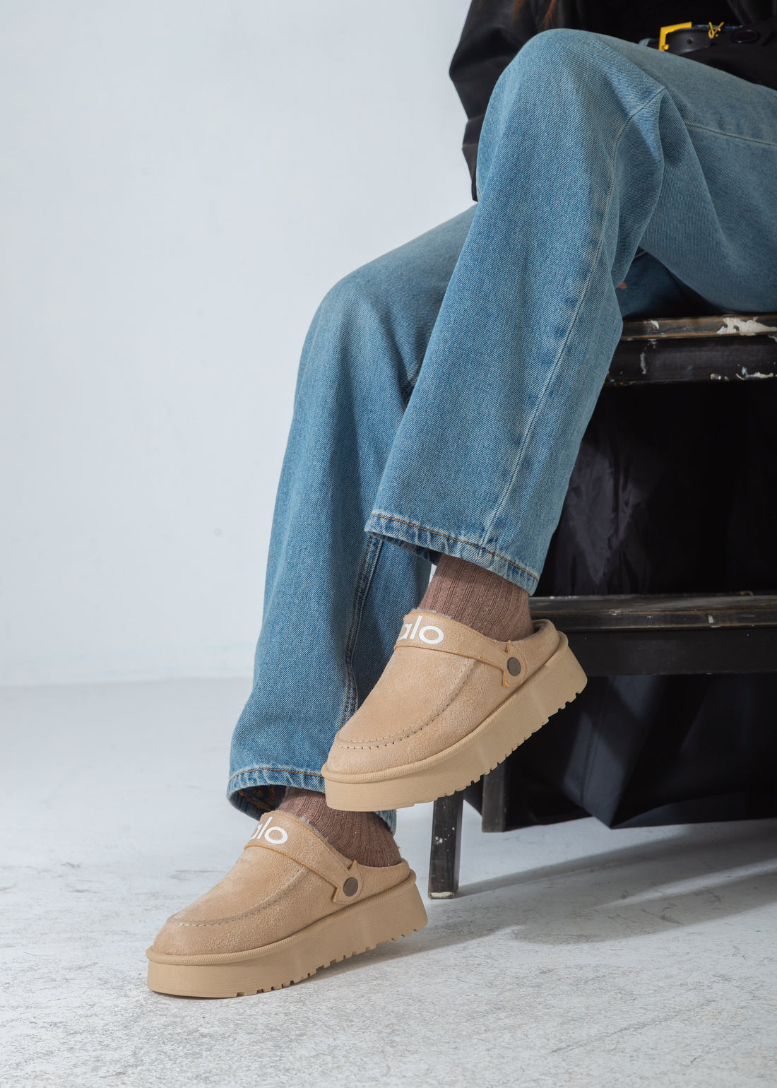 The Cozy Platform Clog-beige