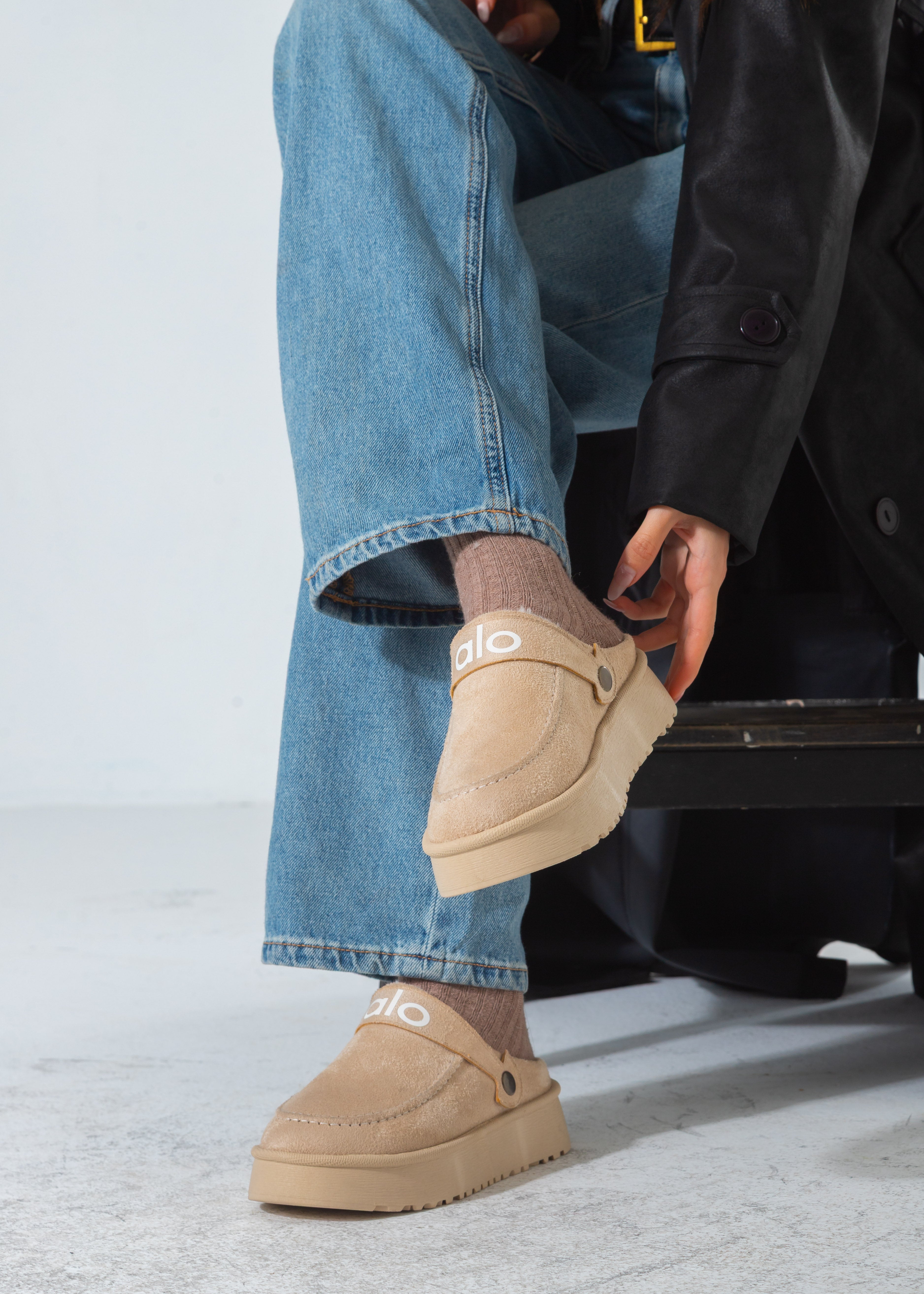 The Cozy Platform Clog-beige