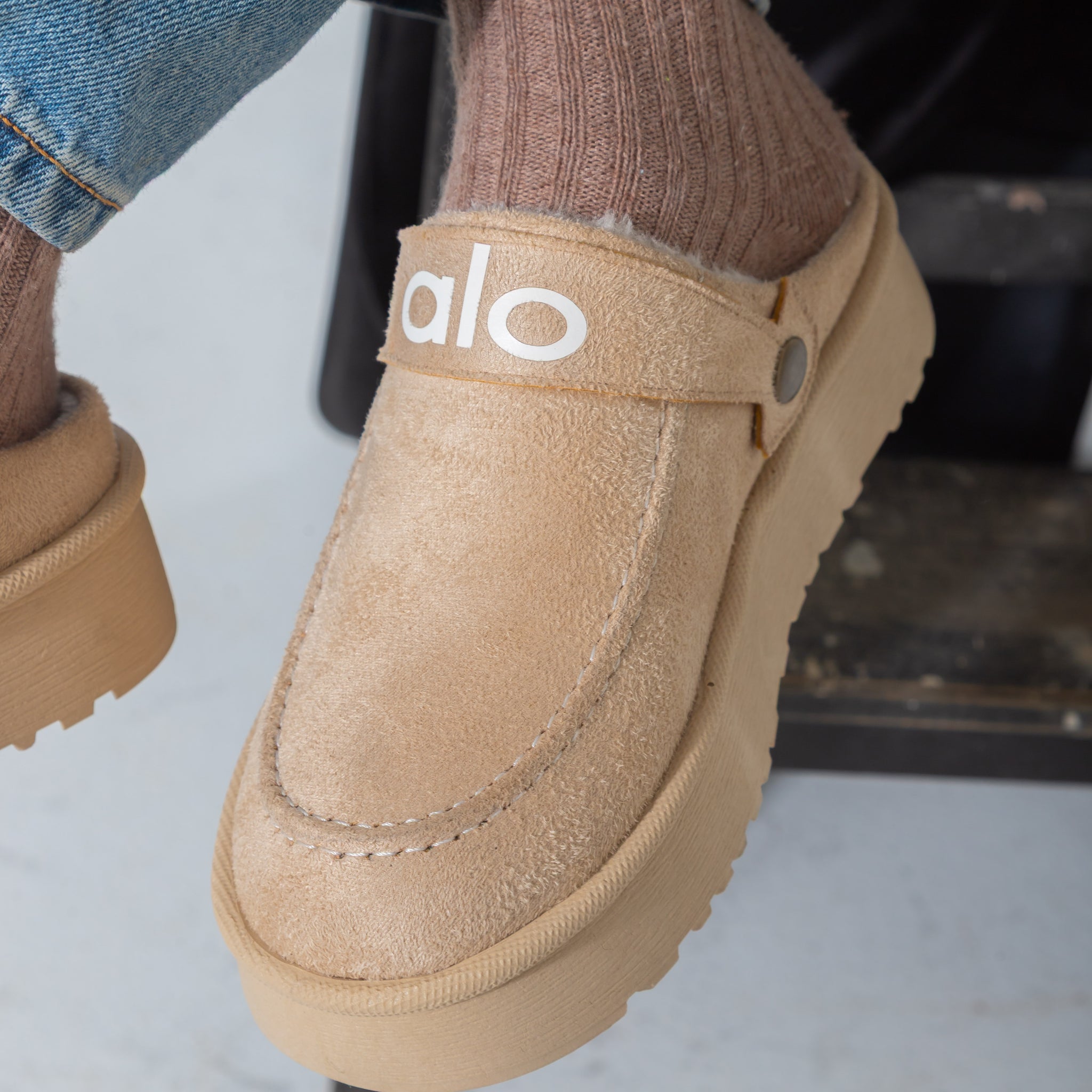 The Cozy Platform Clog-beige