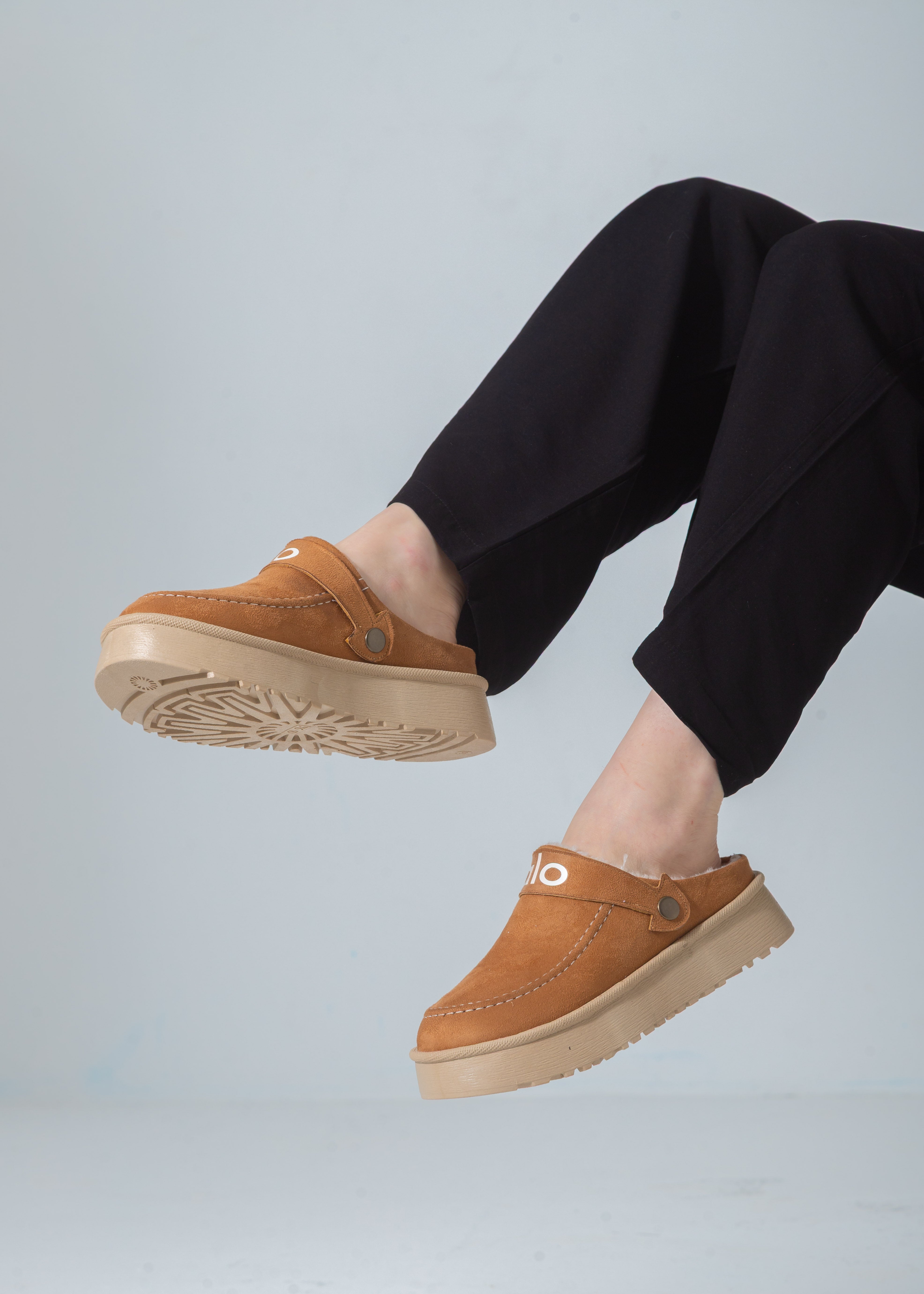 The Cozy Platform Clog-cafe