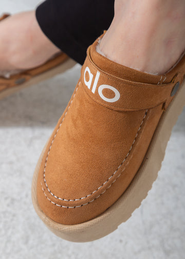 The Cozy Platform Clog-cafe