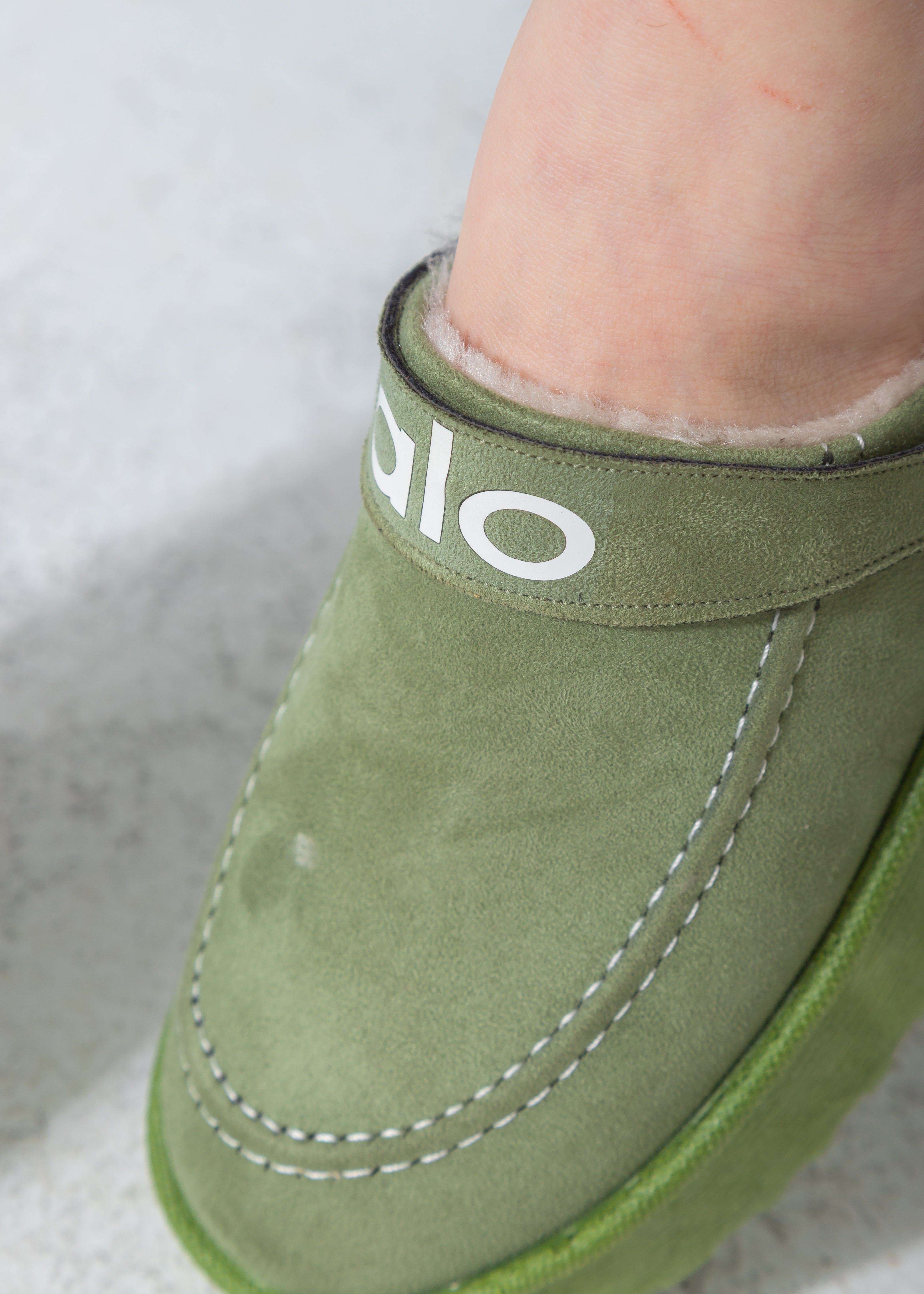 The Cozy Platform Clog-green