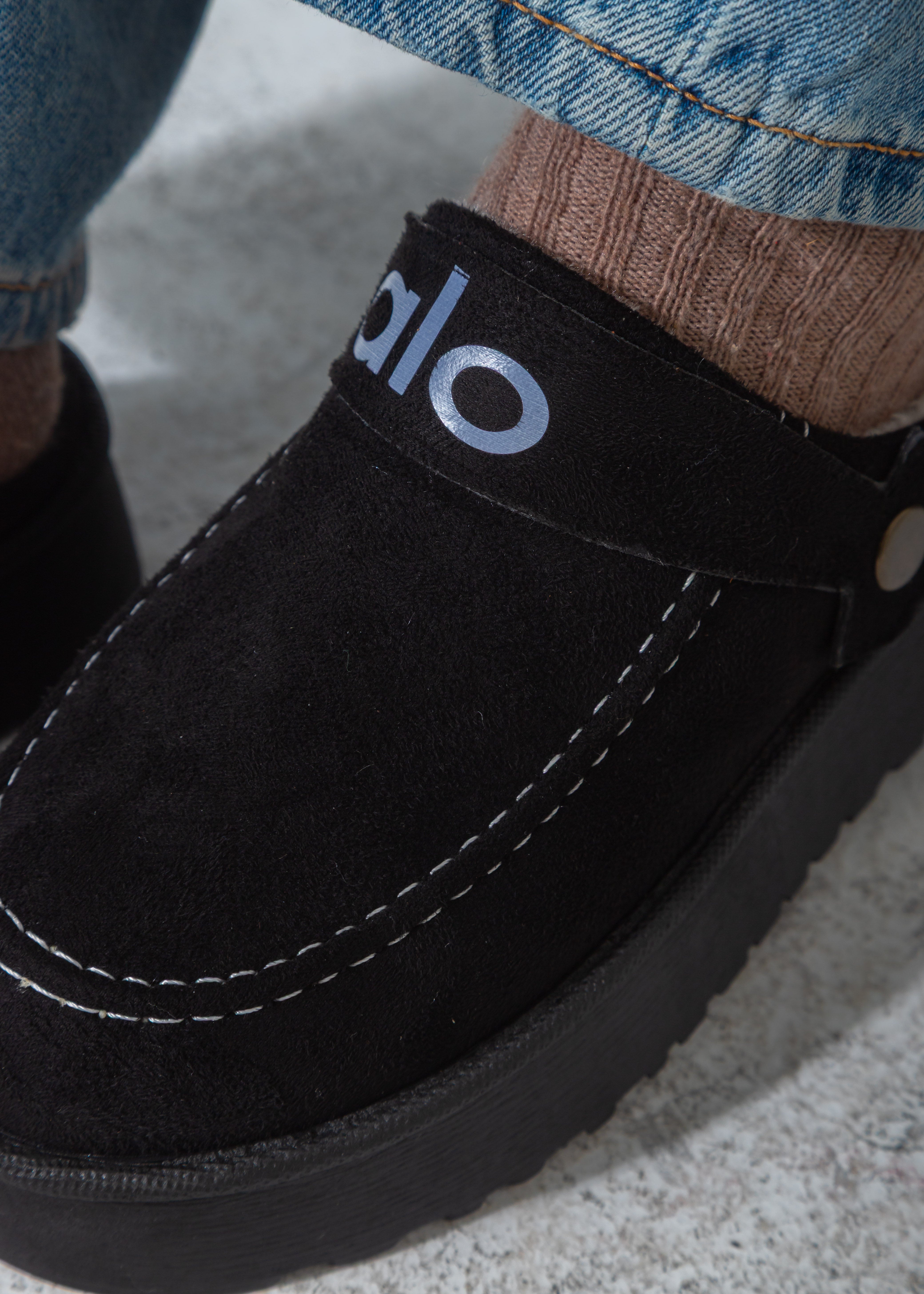 The Cozy Platform Clog-black