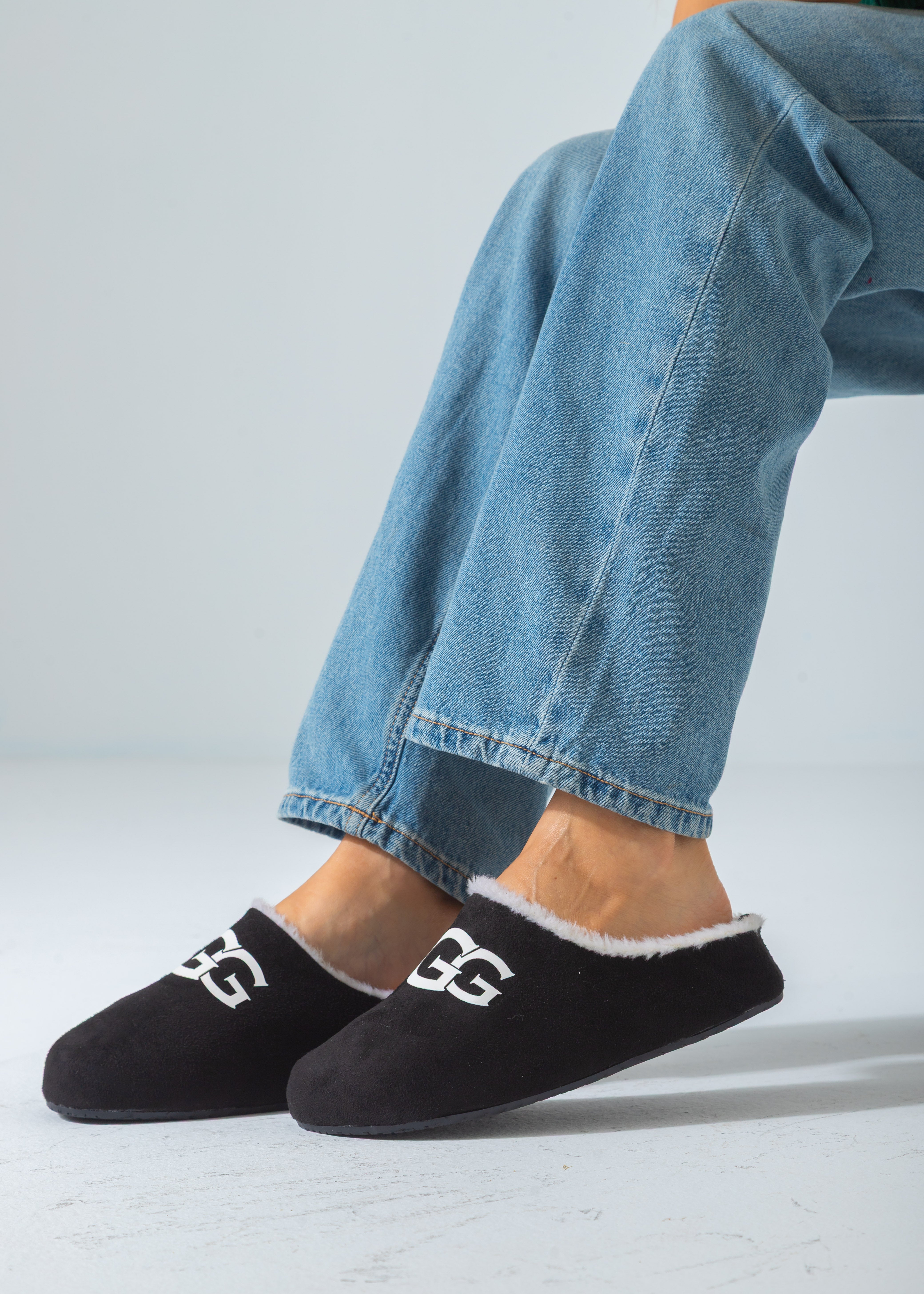 Branded Shearling Colgs-black