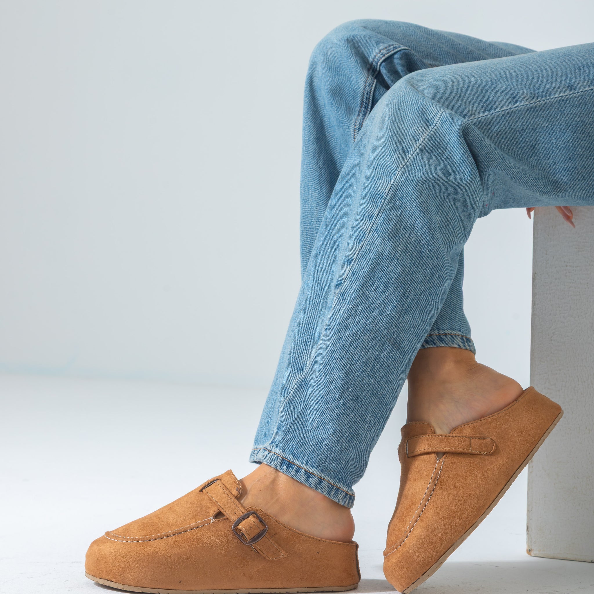 Suede Moc Toe Buckle Clog-cafe