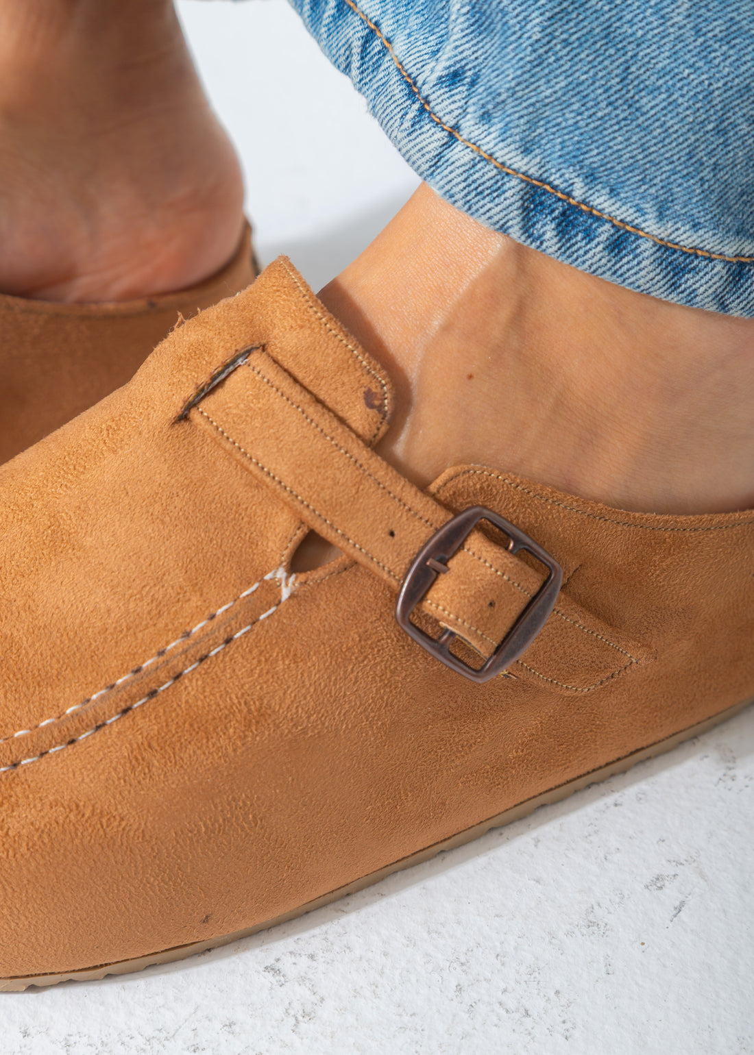Suede Moc Toe Buckle Clog-cafe
