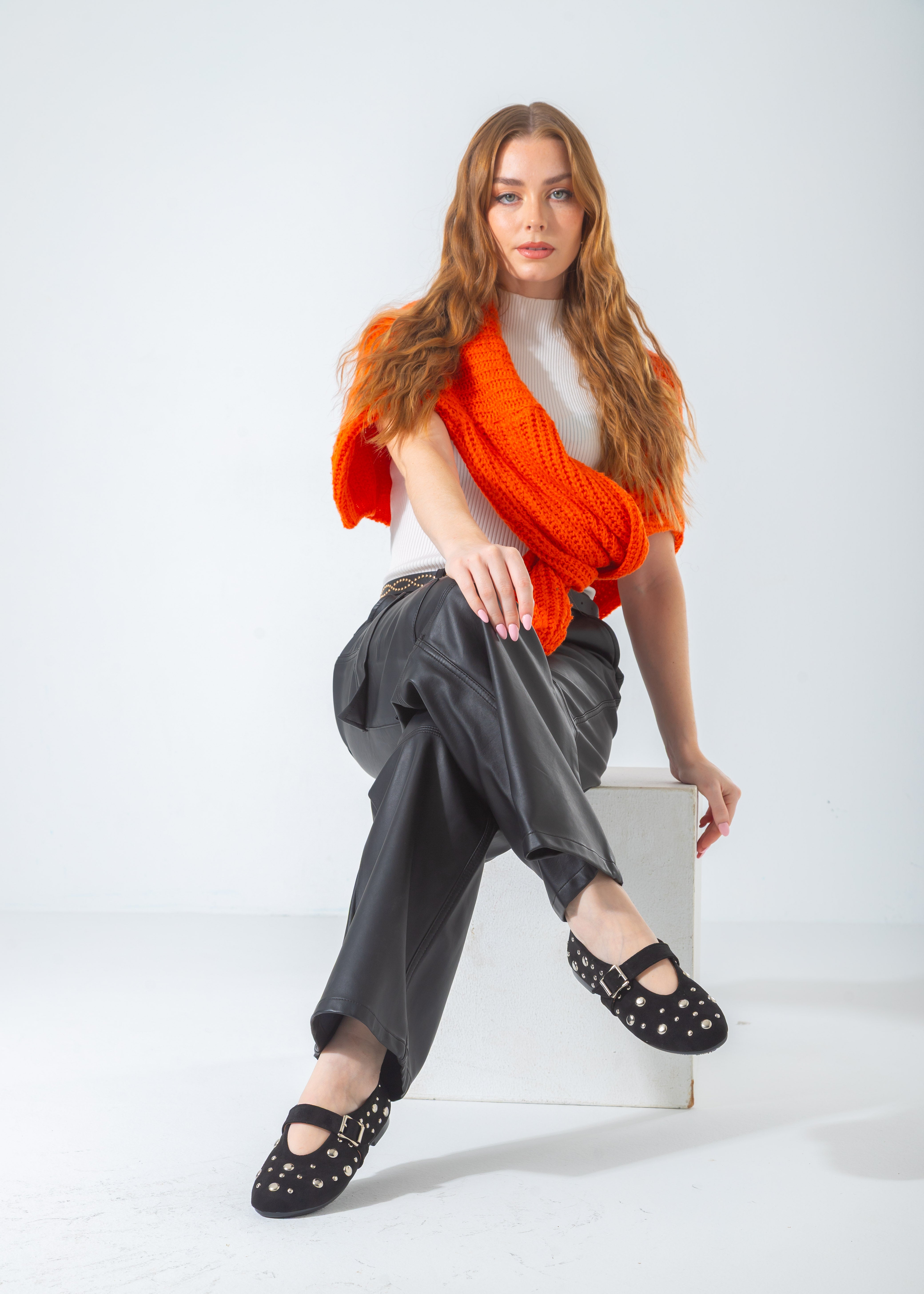 Metallic Rivet Strap Flat-black