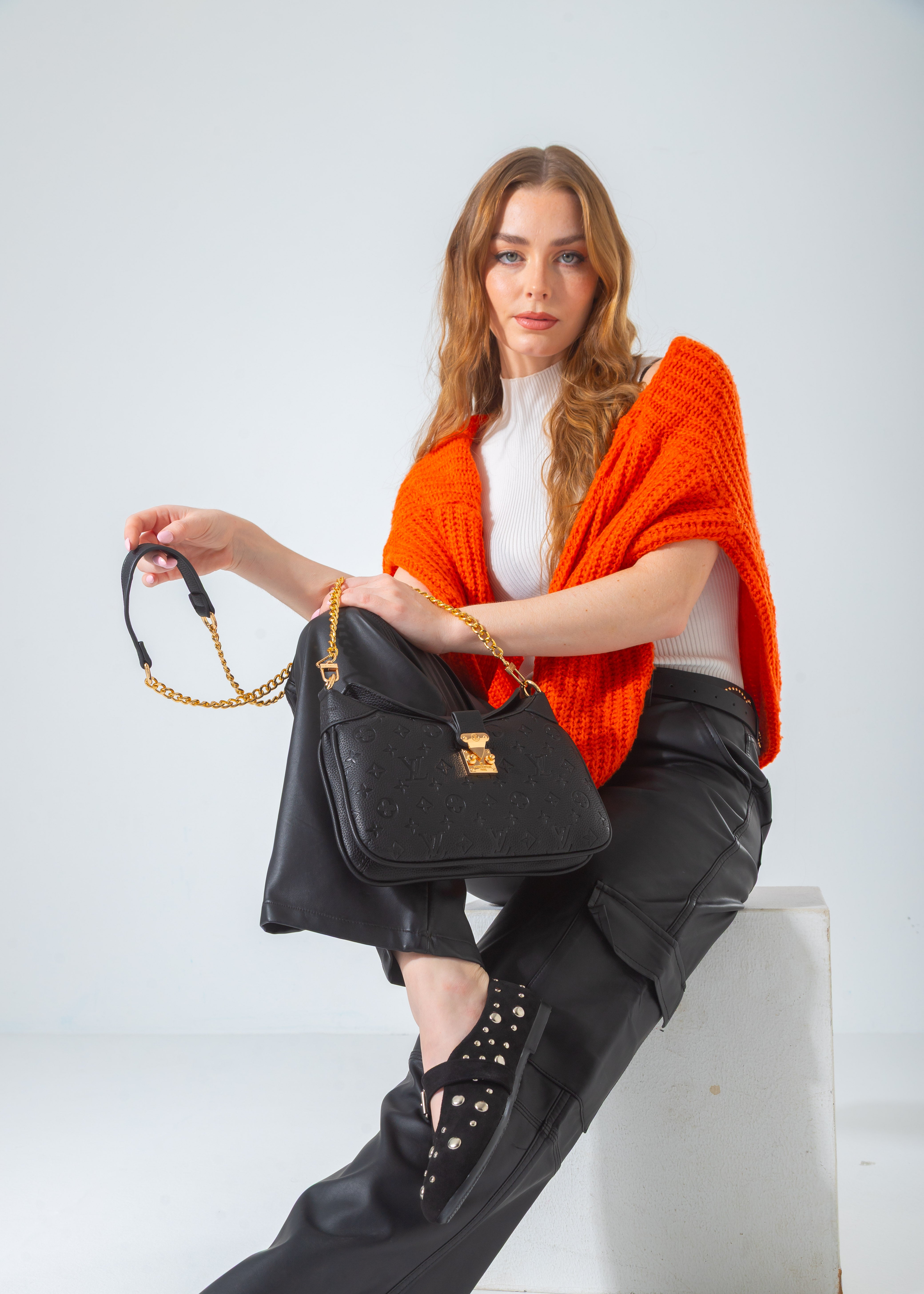 Embossed Chain Shoulder Bag-black