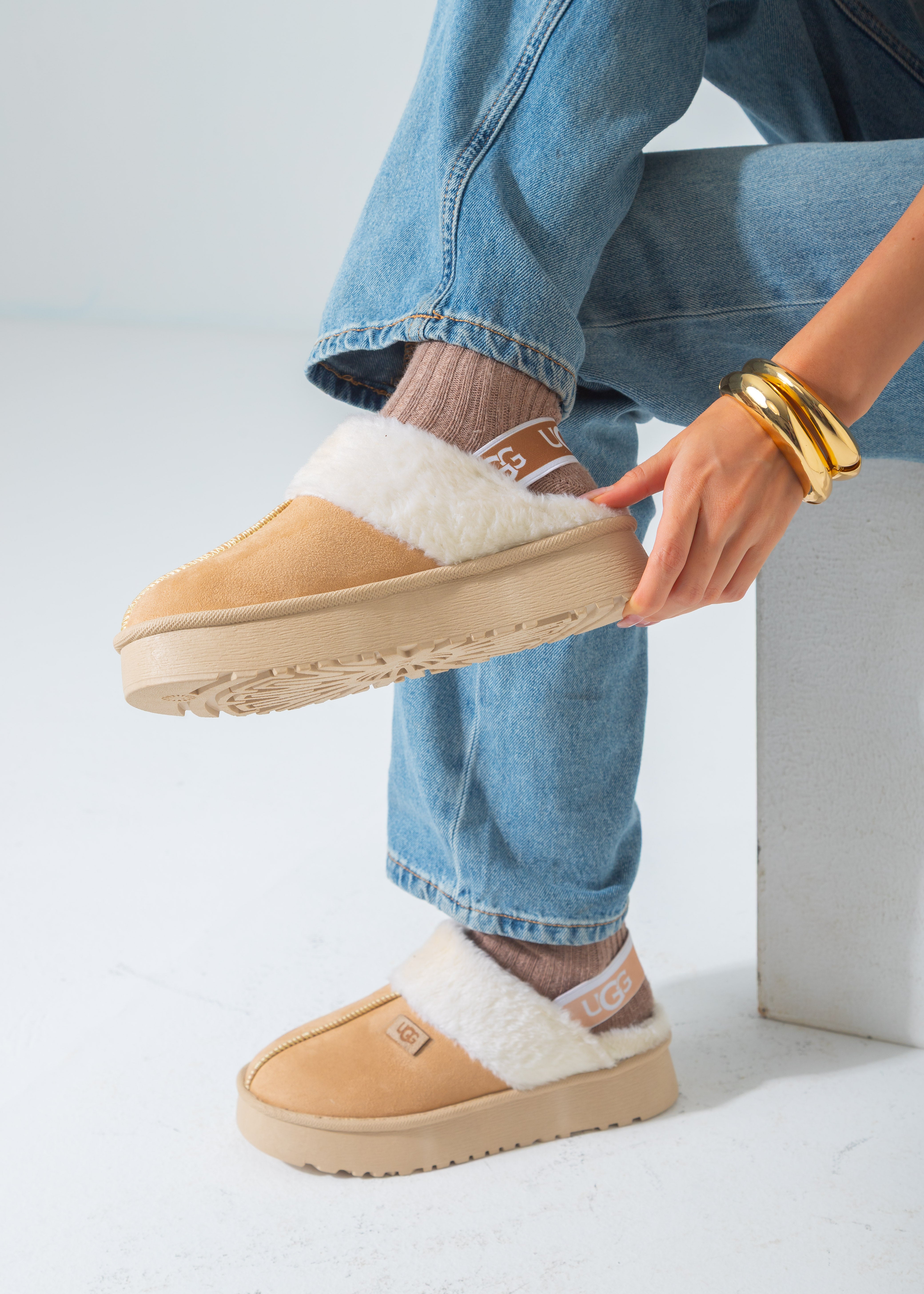 THE Branded Shearling Colgs-beige