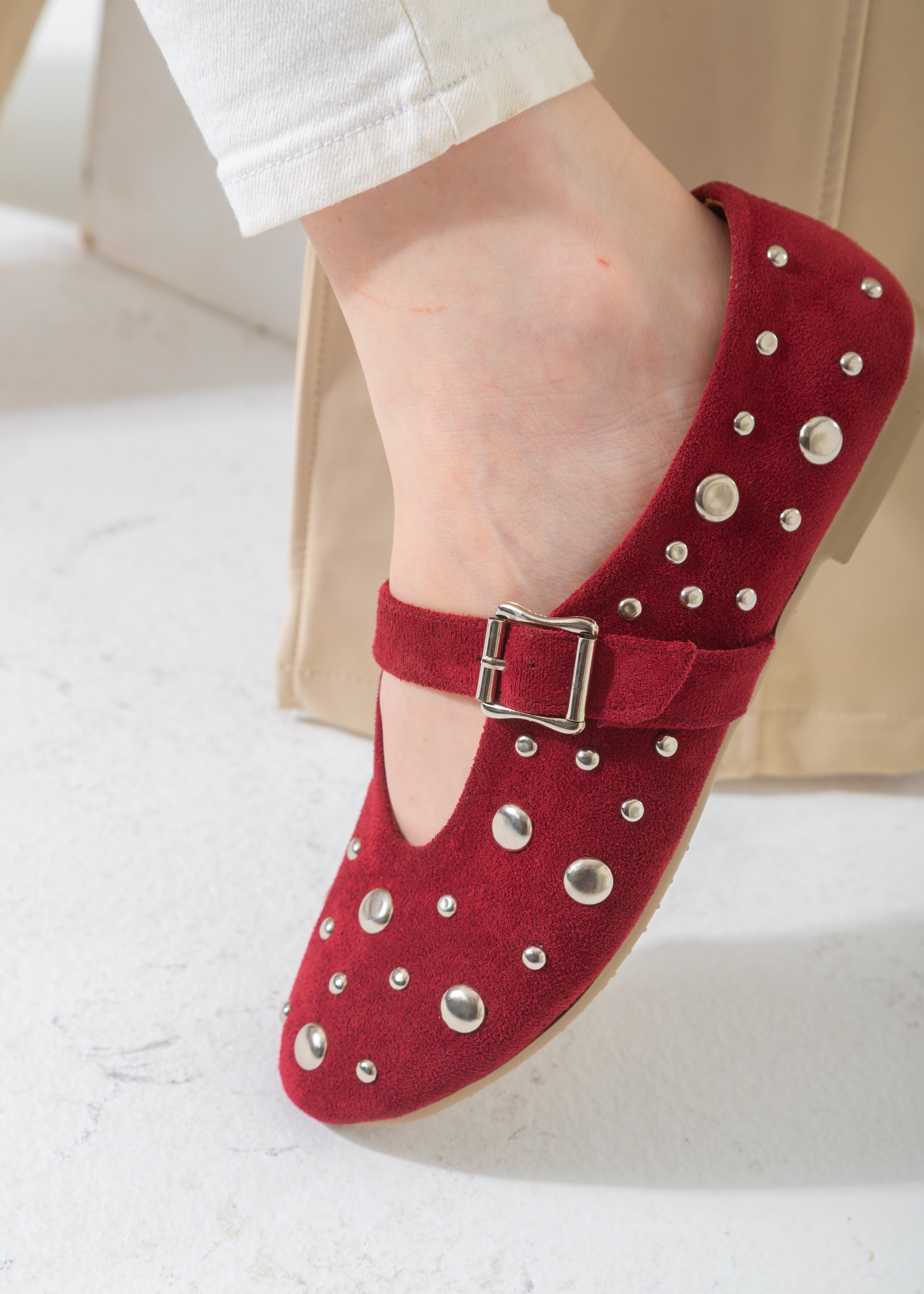 Metallic Rivet Strap Flat-red