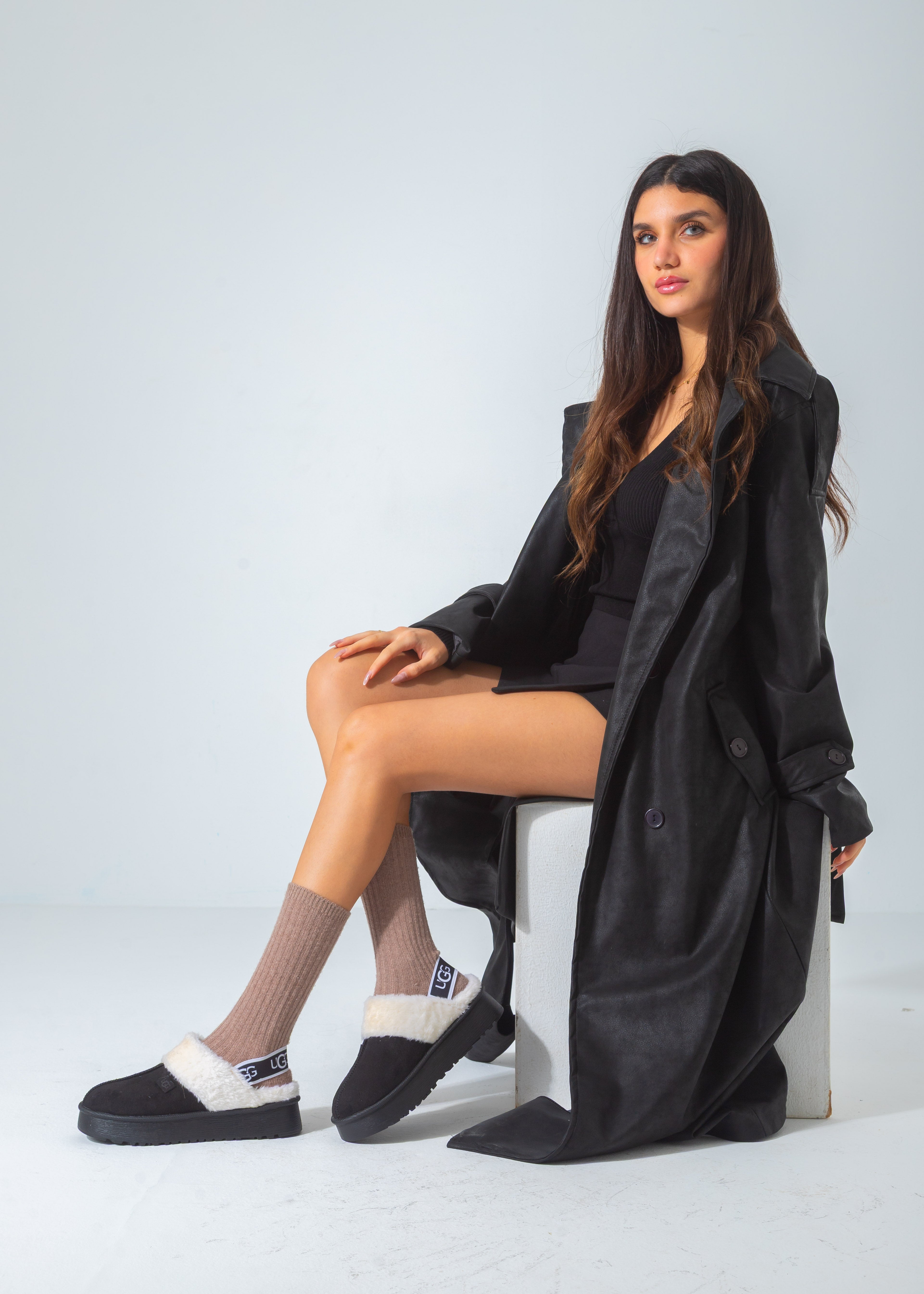 THE Branded Shearling Colgs-black