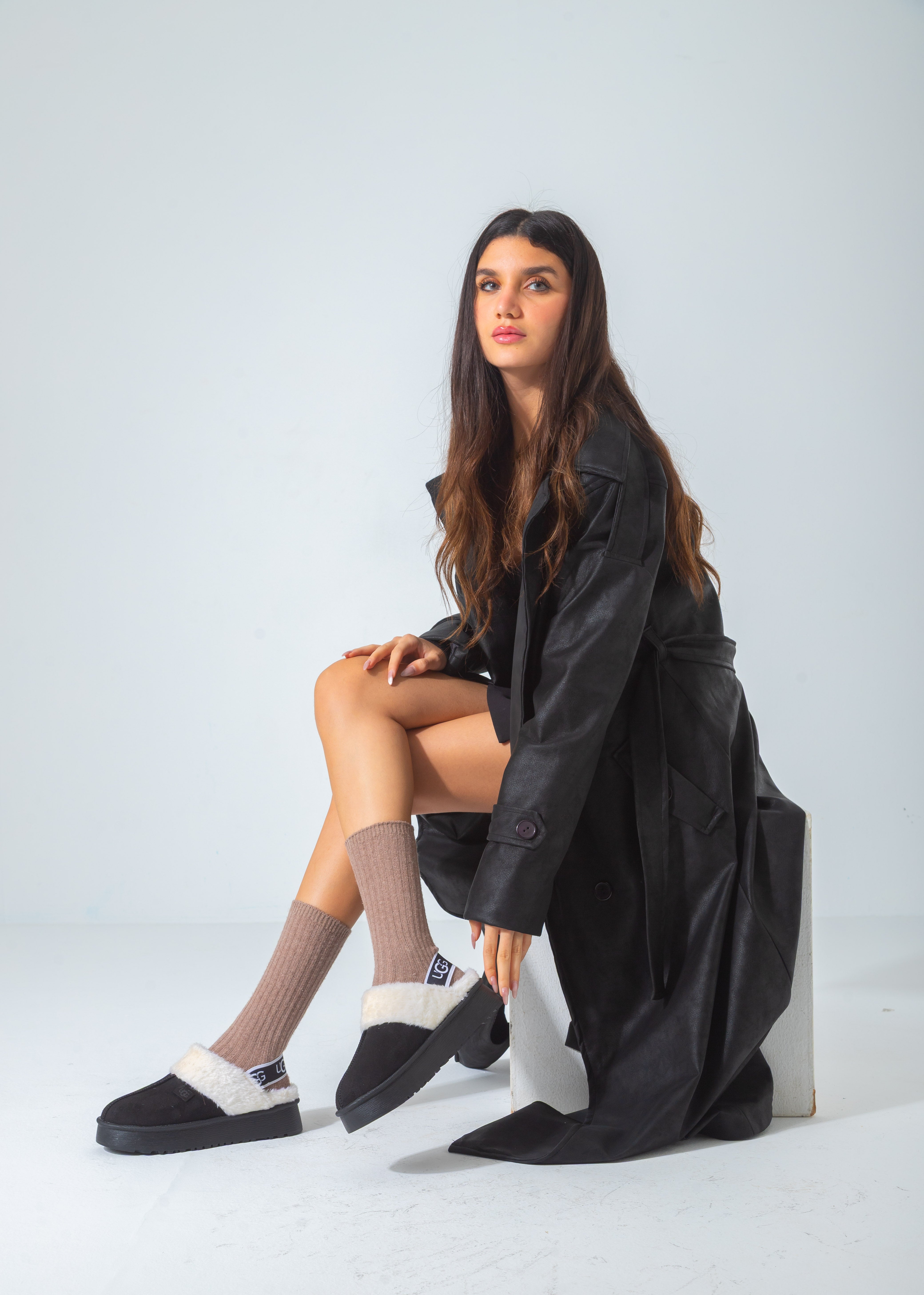 THE Branded Shearling Colgs-black