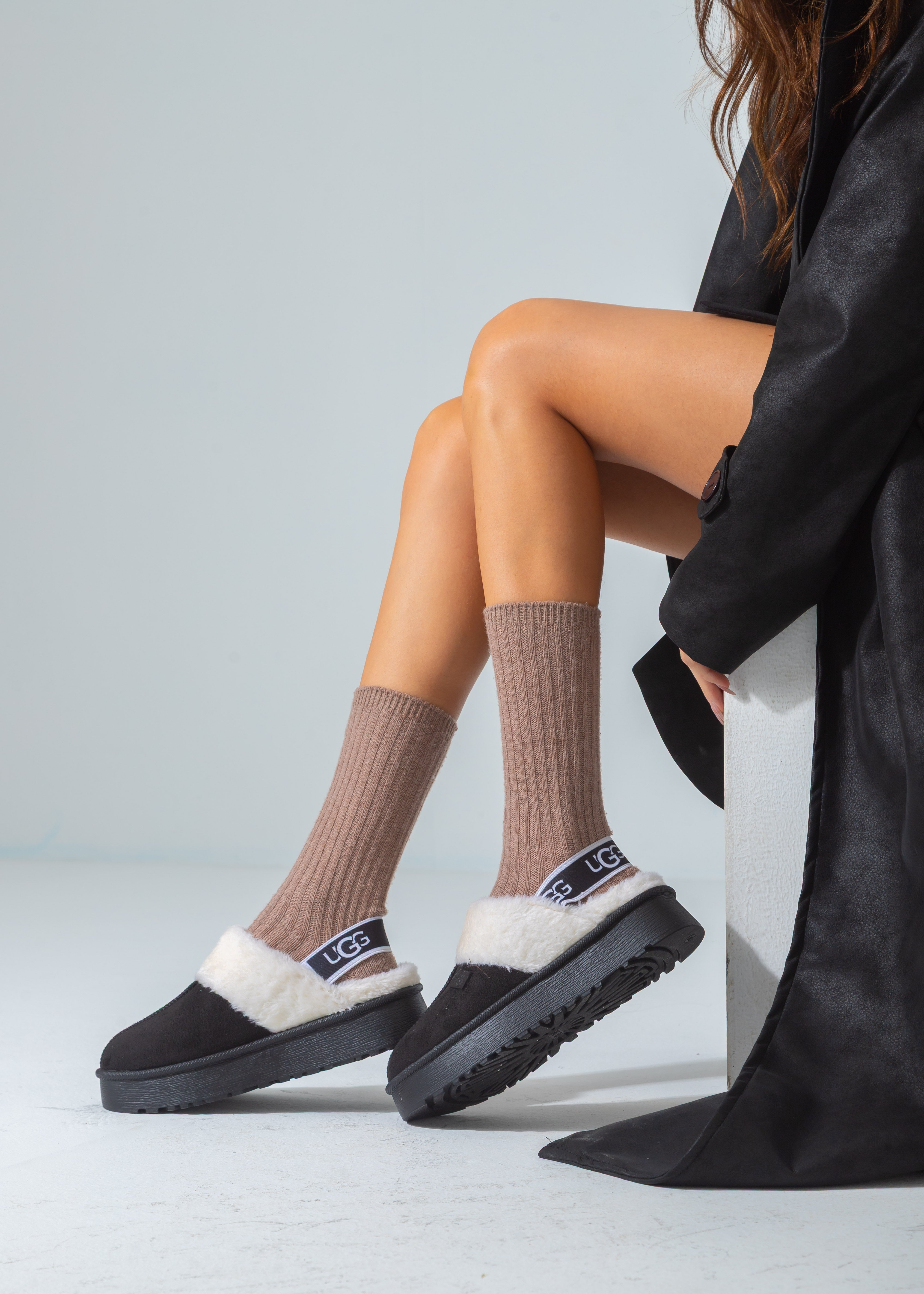 THE Branded Shearling Colgs-black