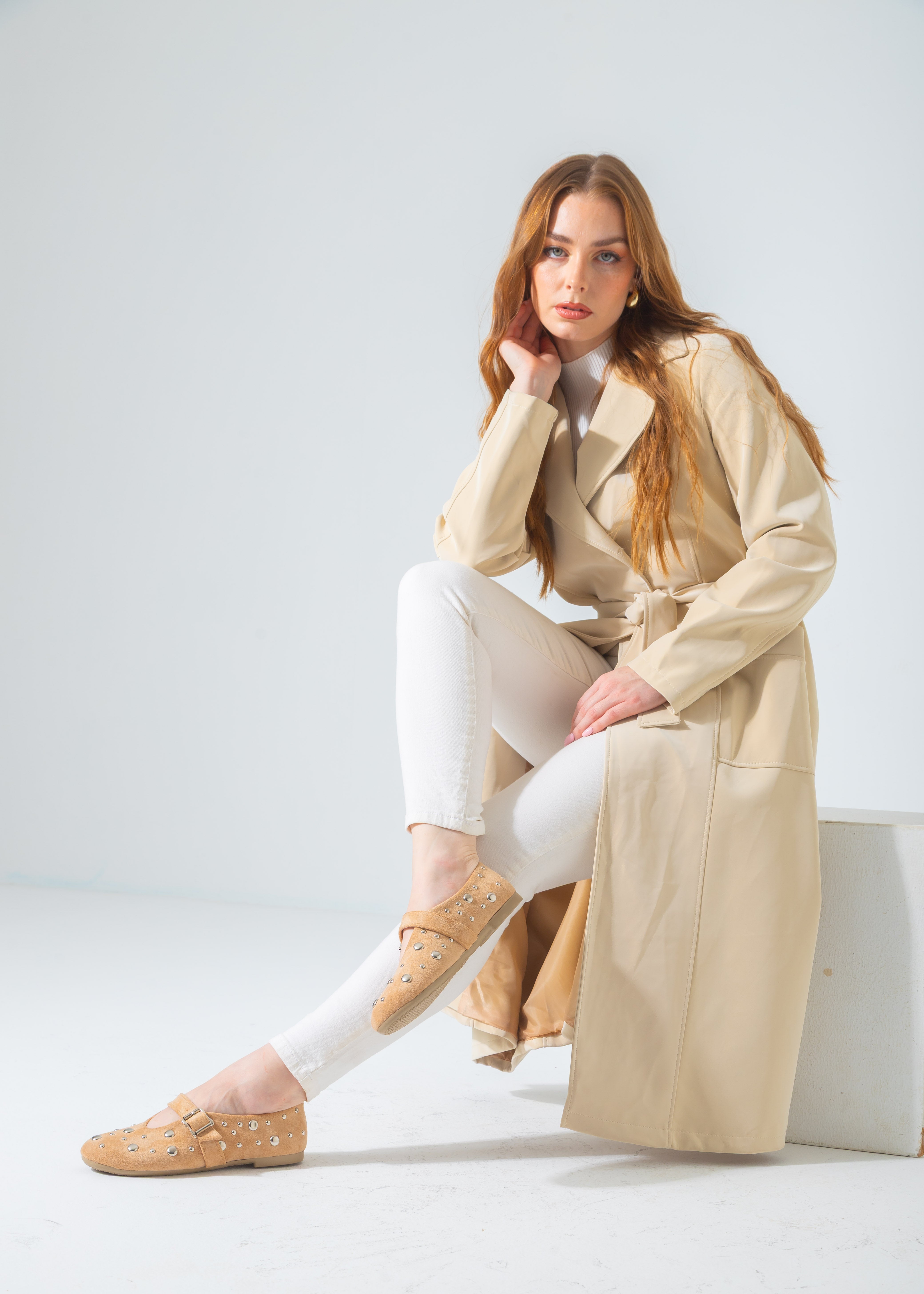 Metallic Rivet Strap Flat-beige