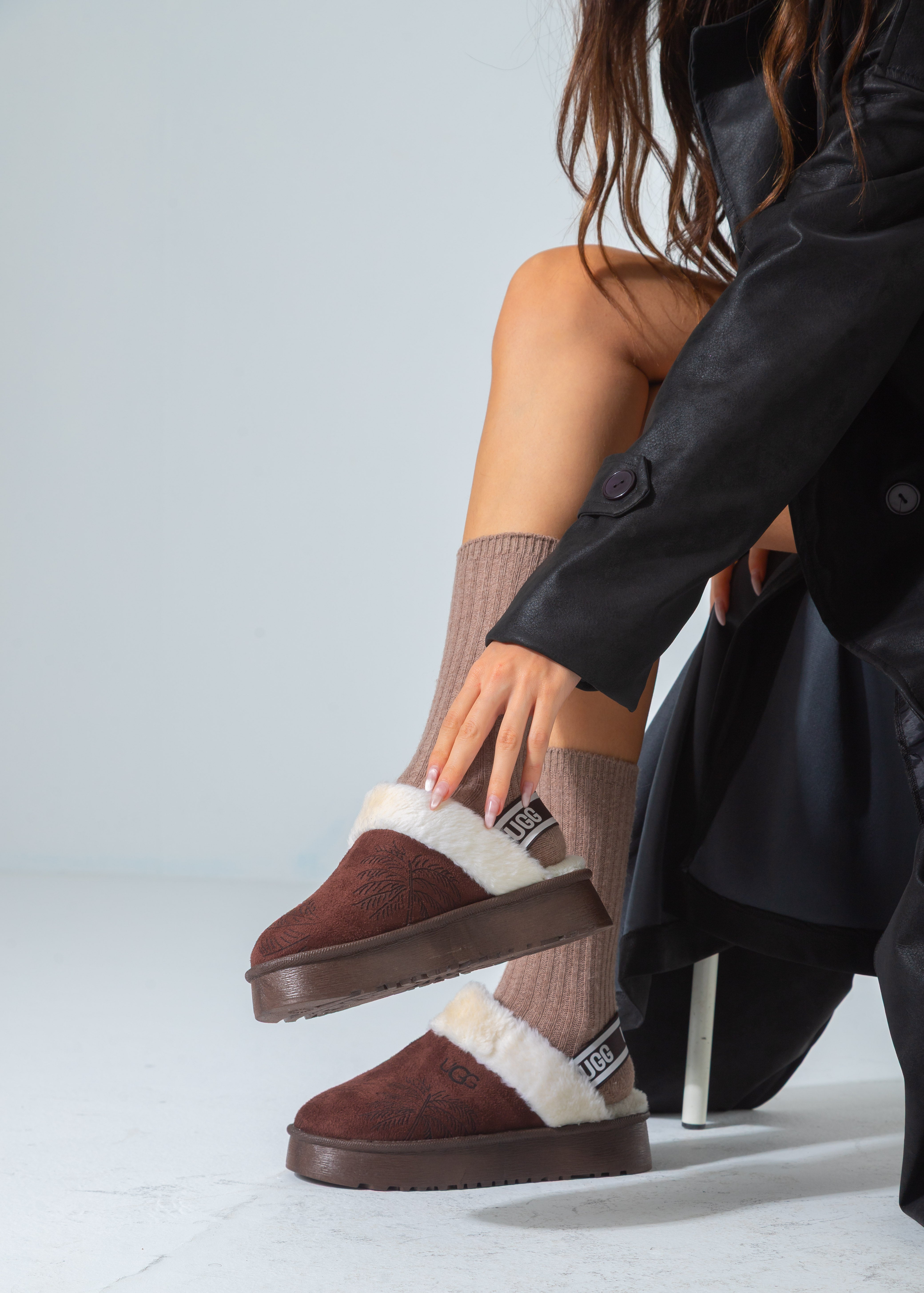 THE Branded Shearling Colgs-brown