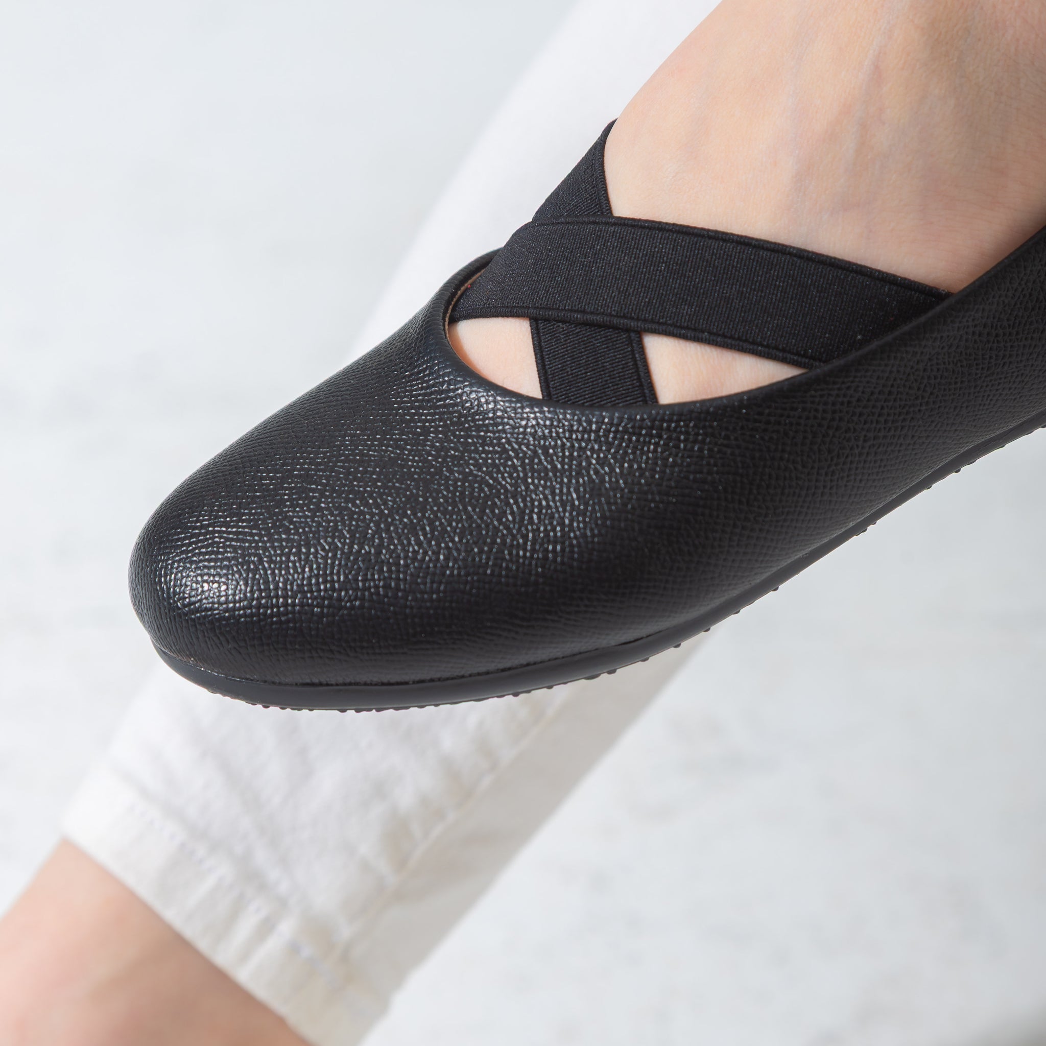 Criss-Cross Elastic Flat-black