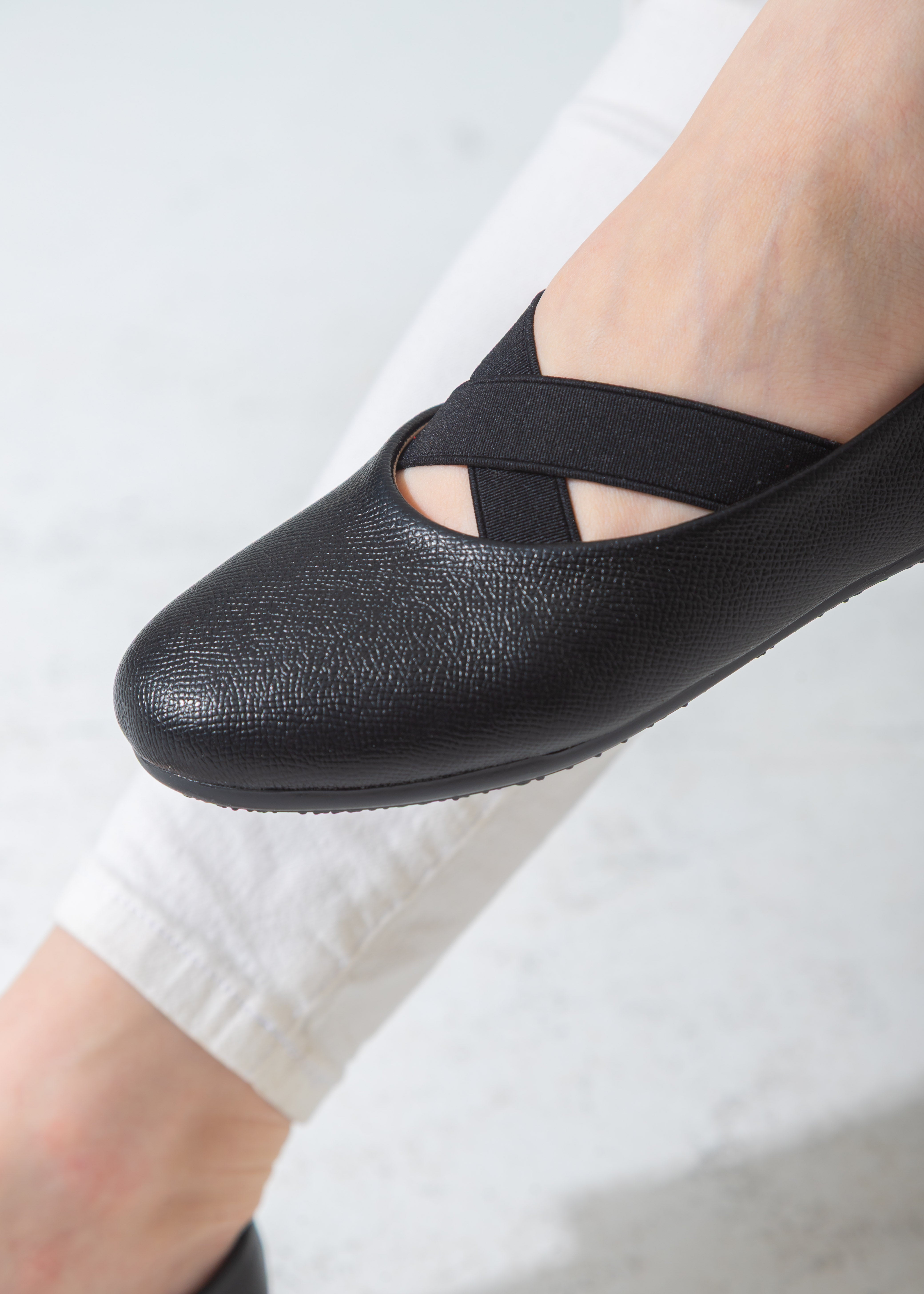 Criss-Cross Elastic Flat-black