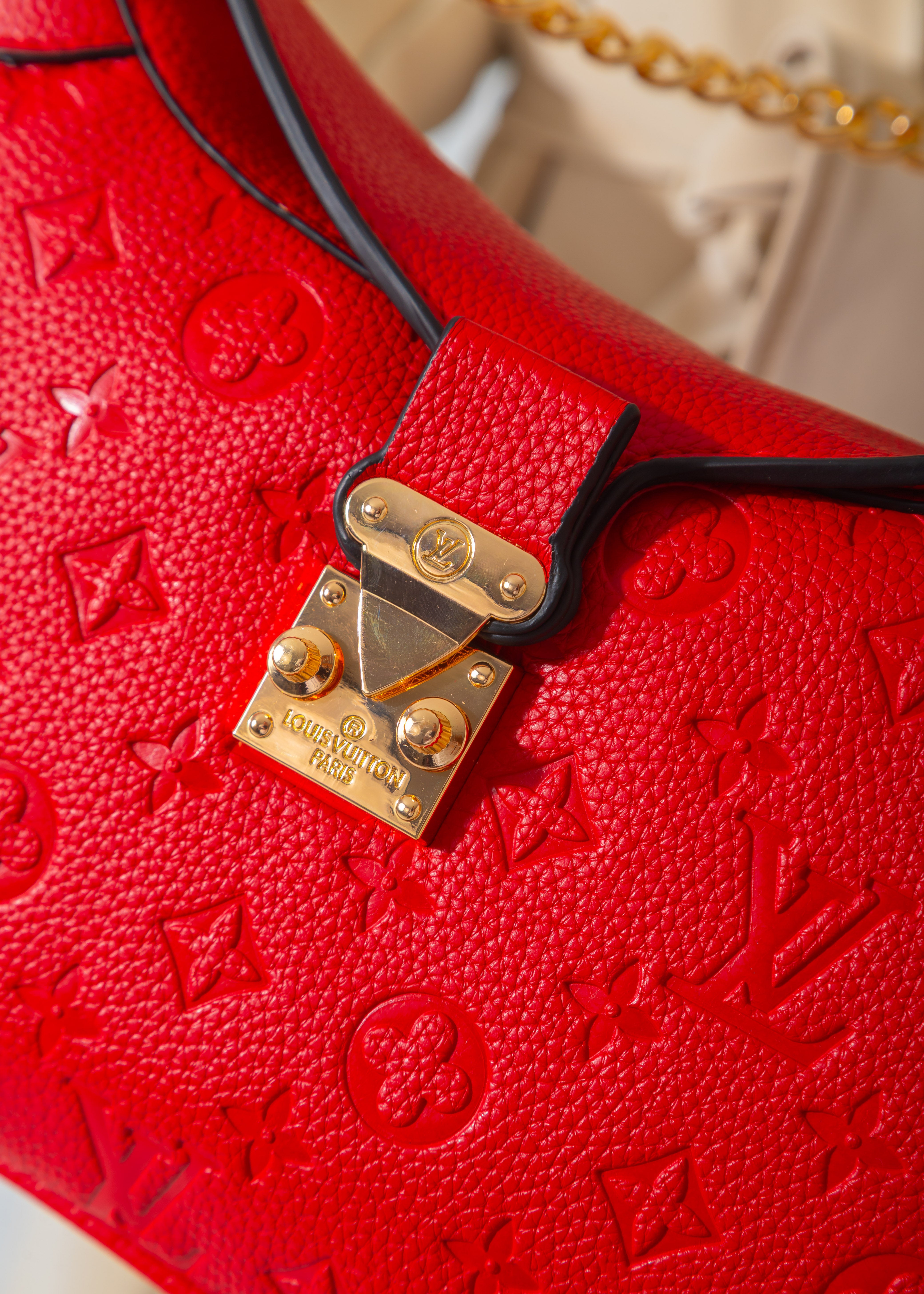 Embossed Chain Shoulder Bag-red