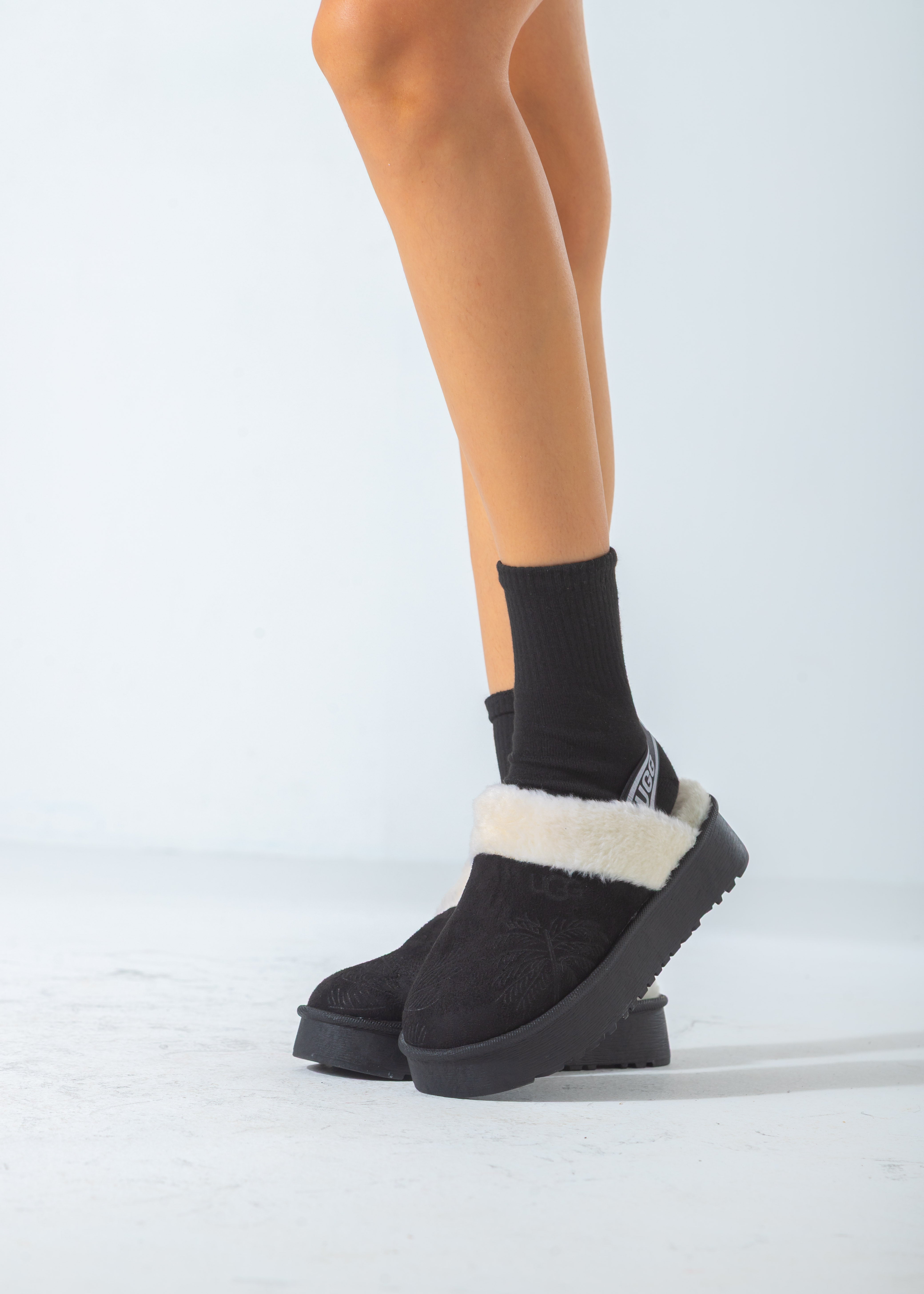 Elastic Strap Cozy Platform Clogs-black