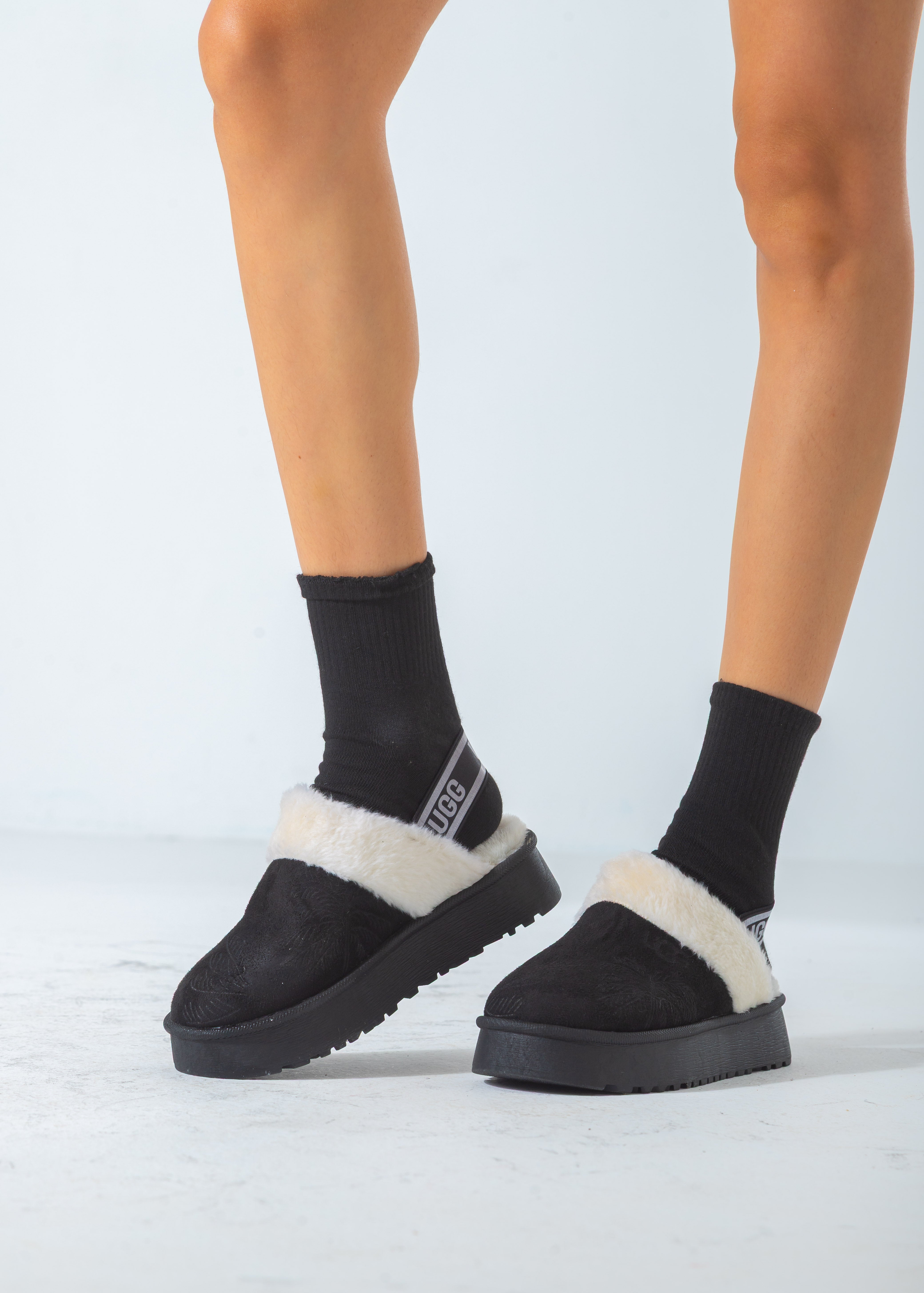 Elastic Strap Cozy Platform Clogs-black