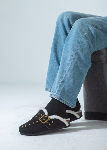 Stud-Detail Cozy Clogs-black