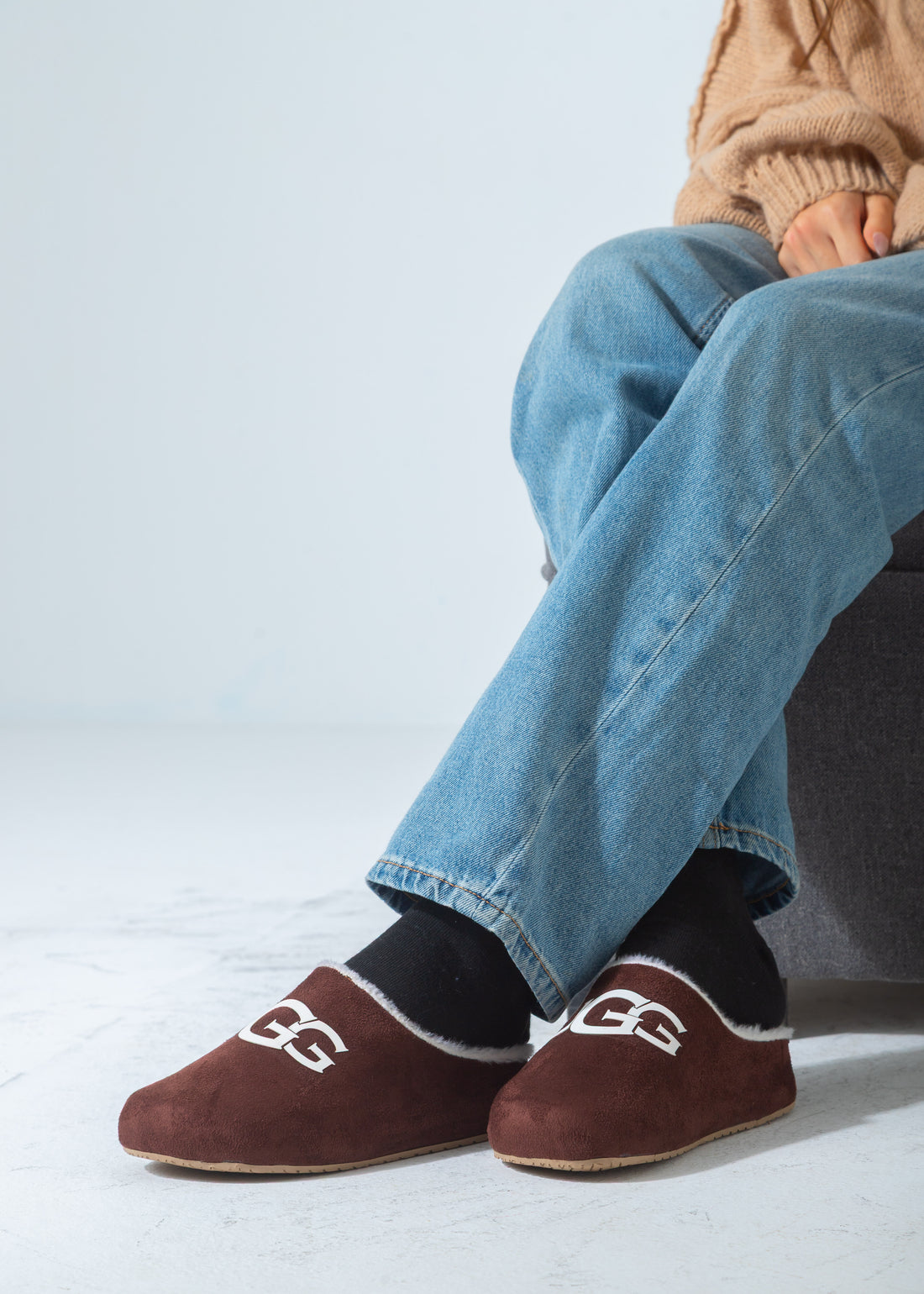 Branded Shearling Colgs-brown