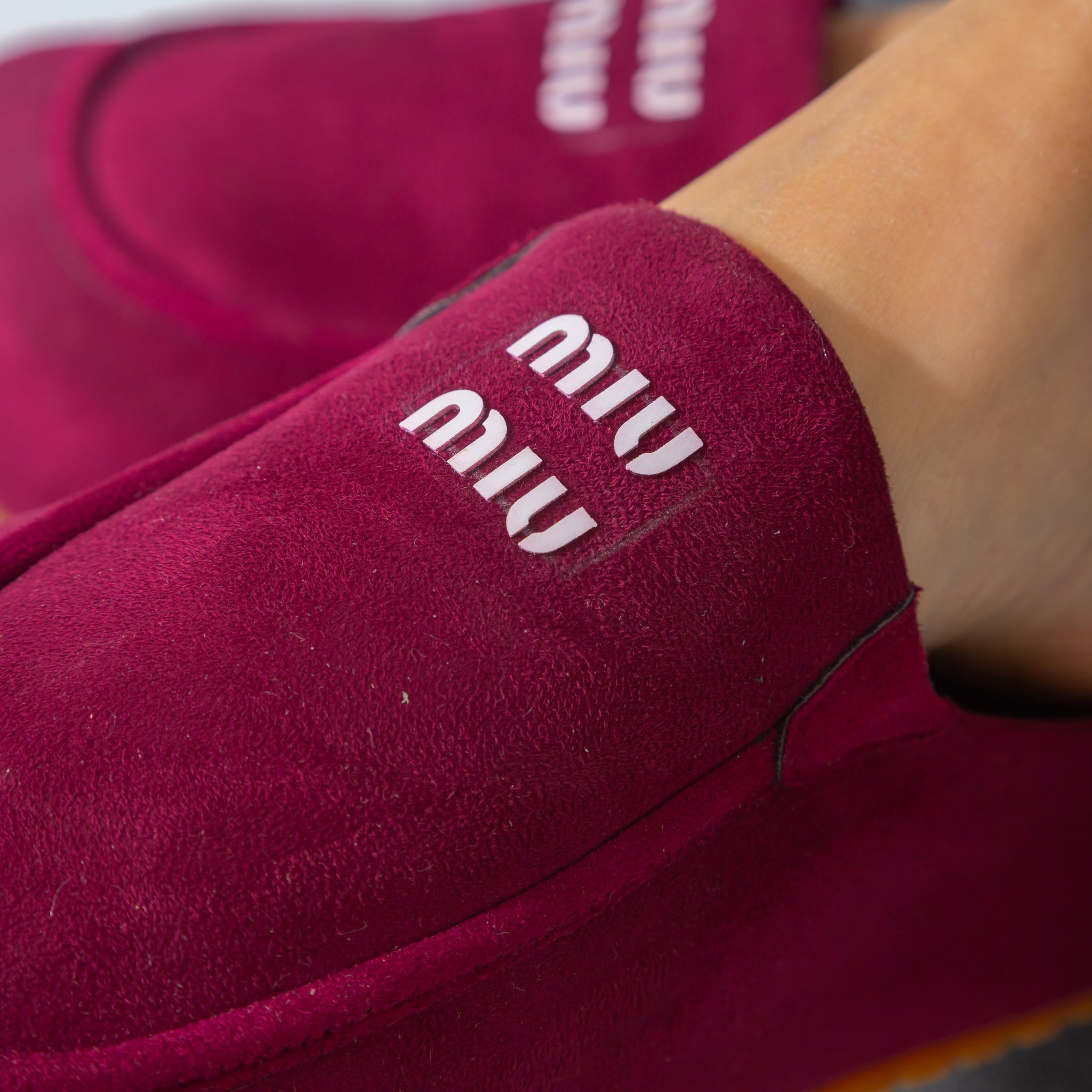 Suede Moccasin Backless Clogs-marron