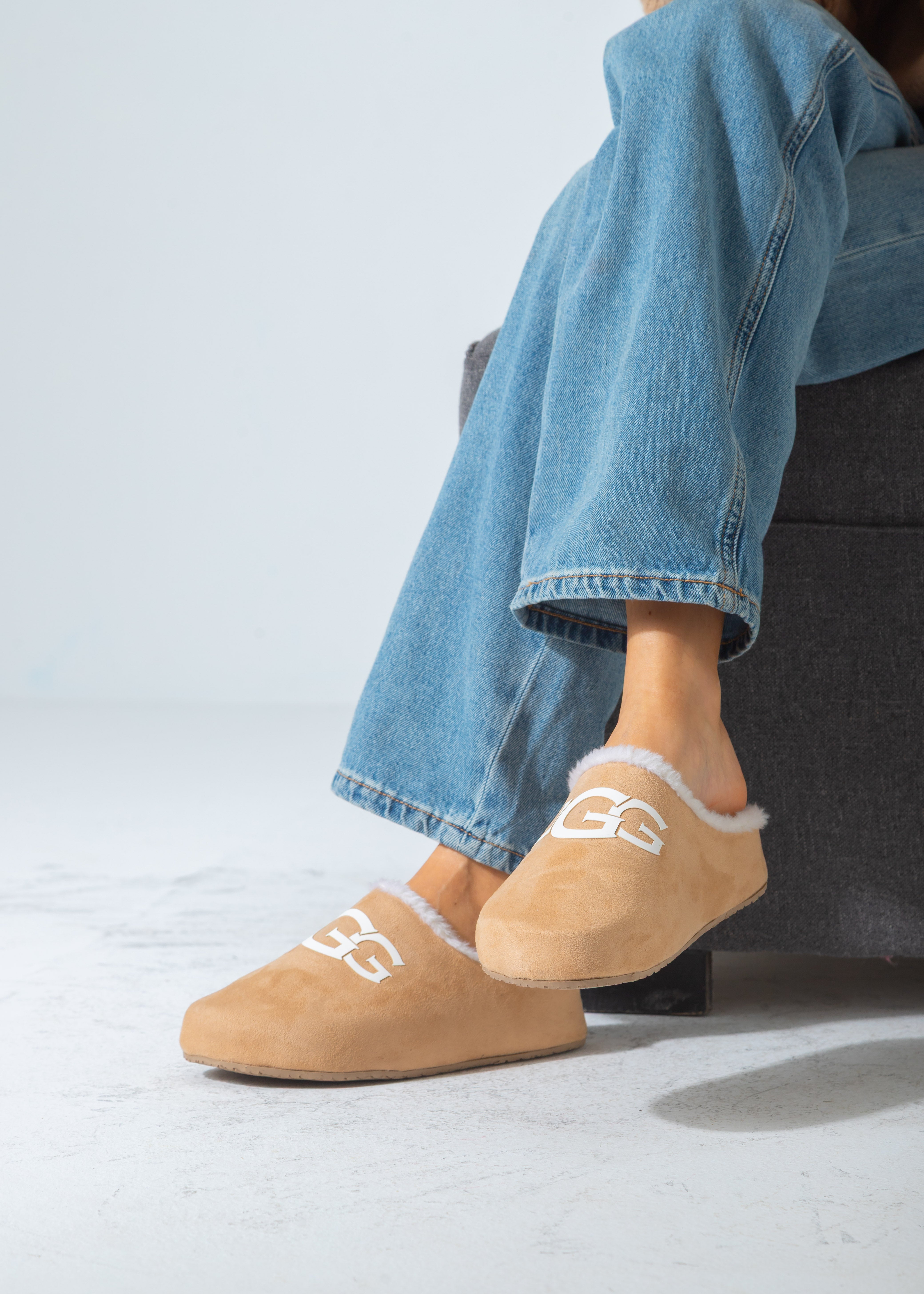 Branded Shearling Colgs-beige