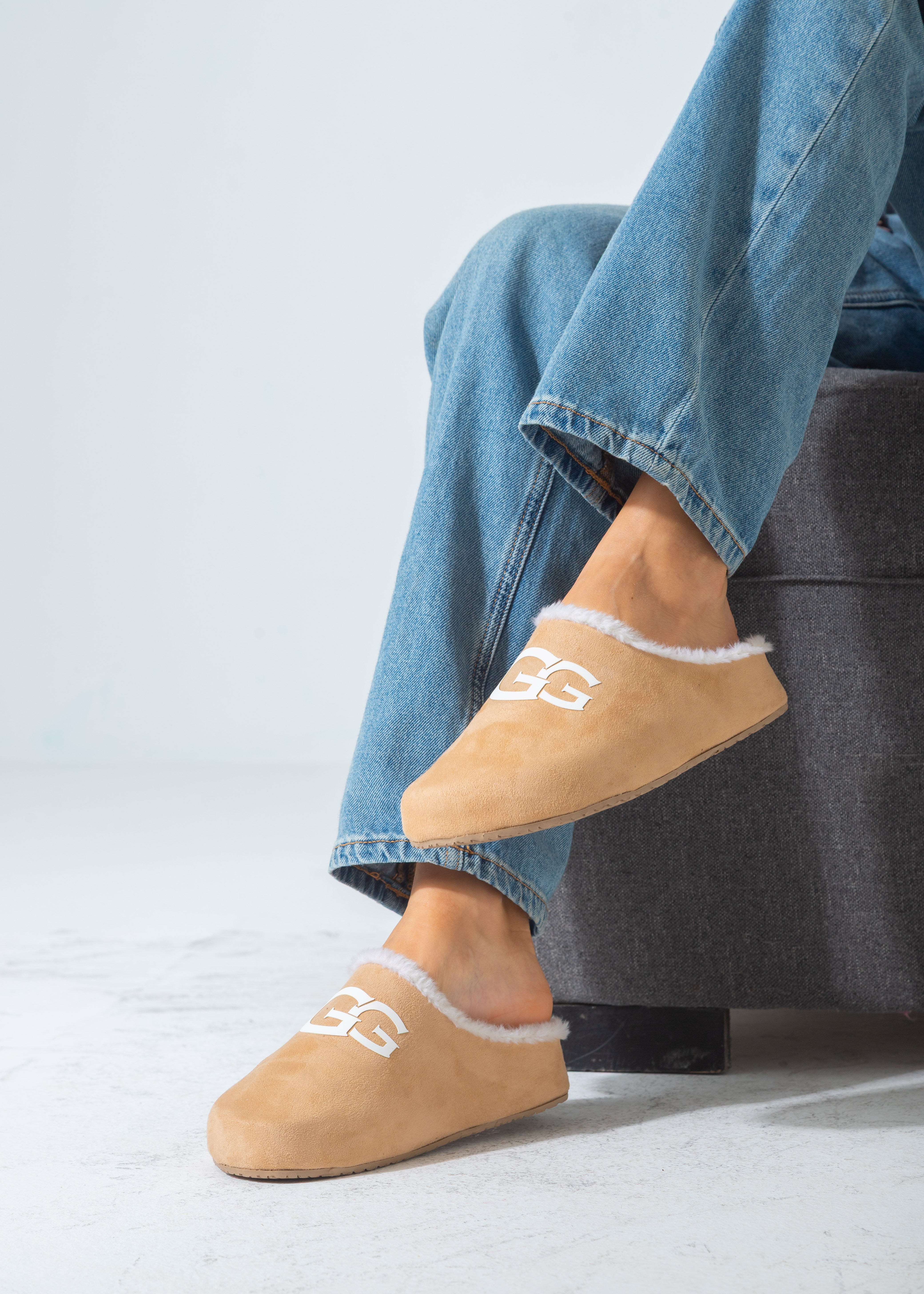 Branded Shearling Colgs-beige