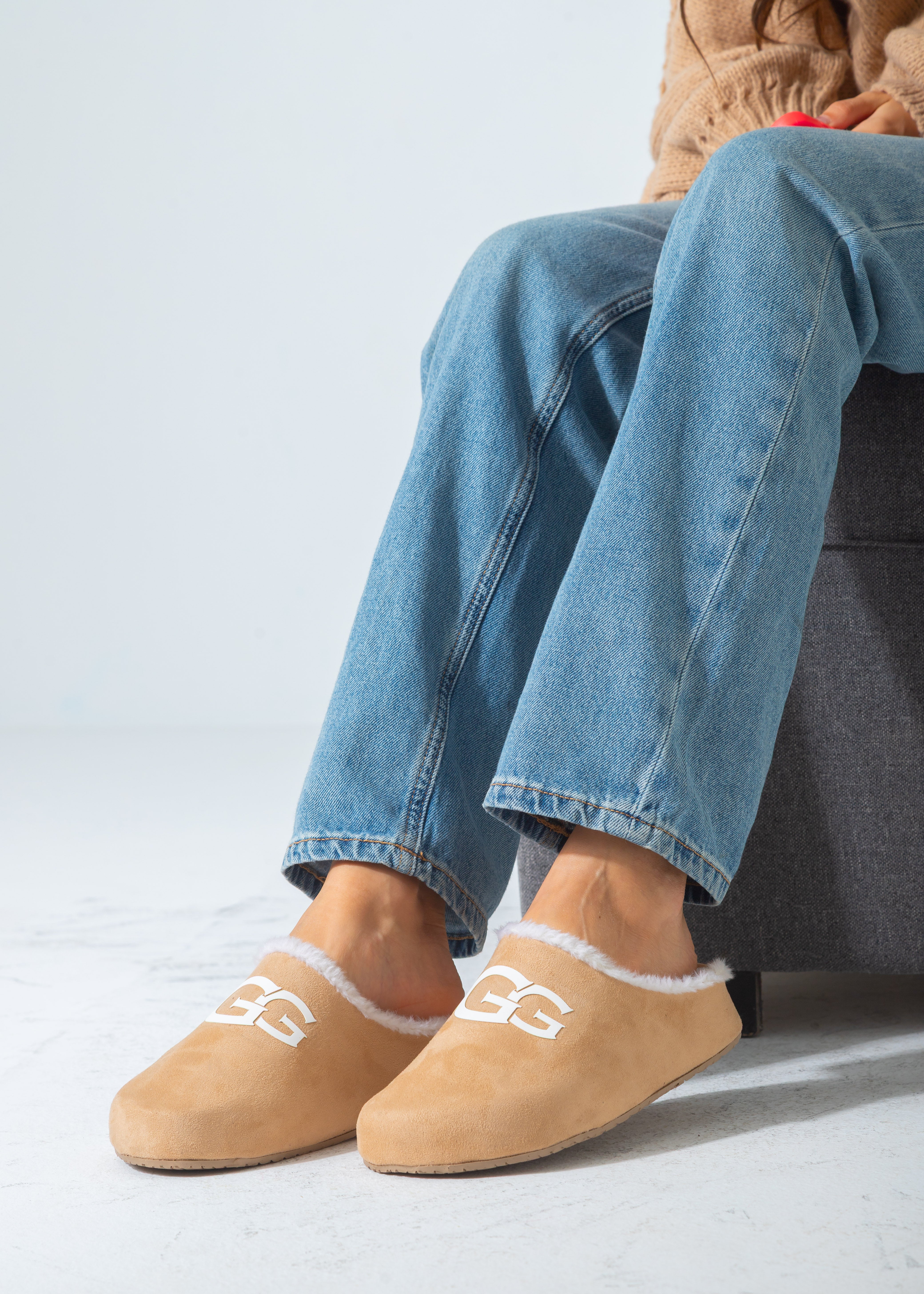 Branded Shearling Colgs-beige