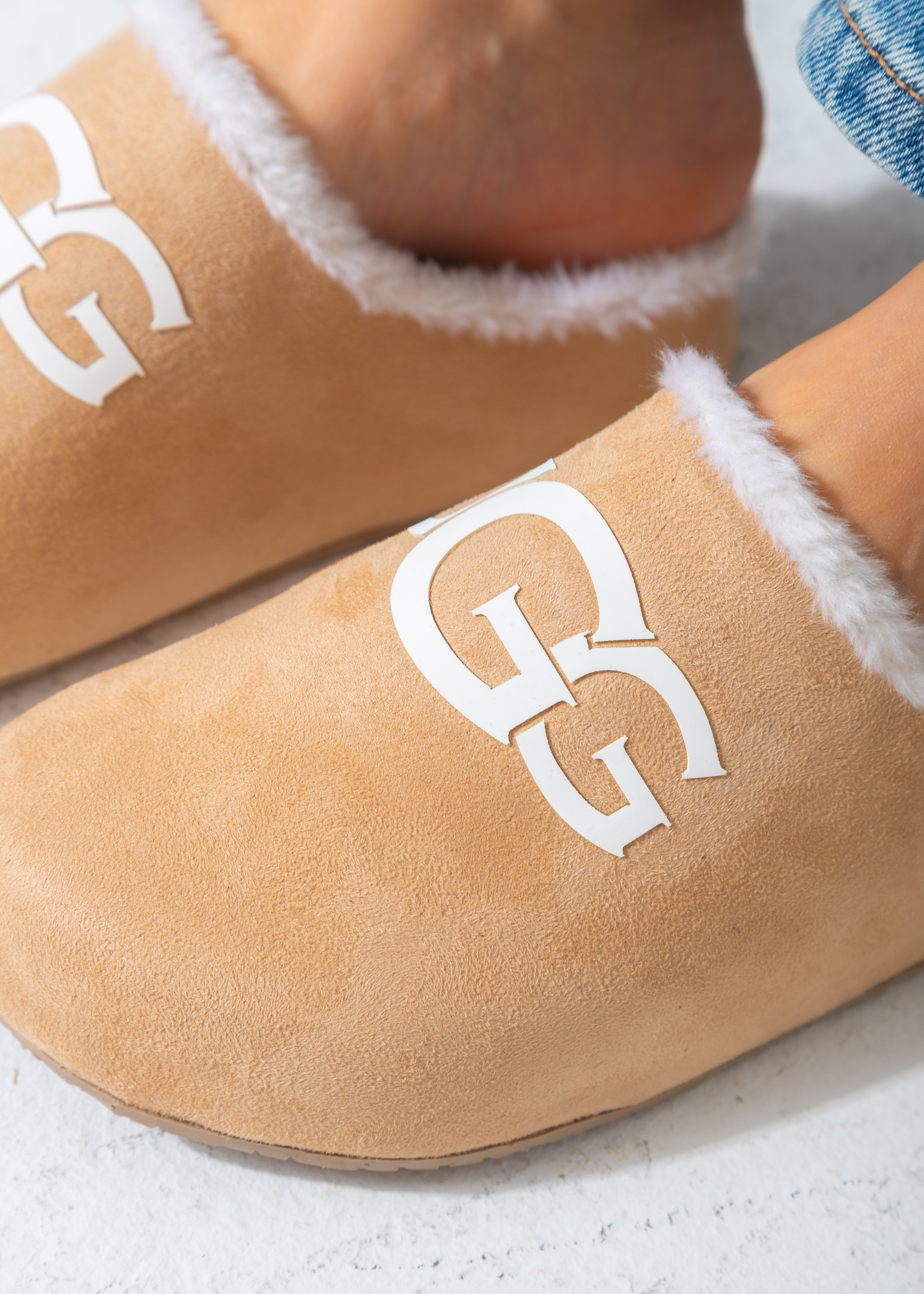 Branded Shearling Colgs-beige