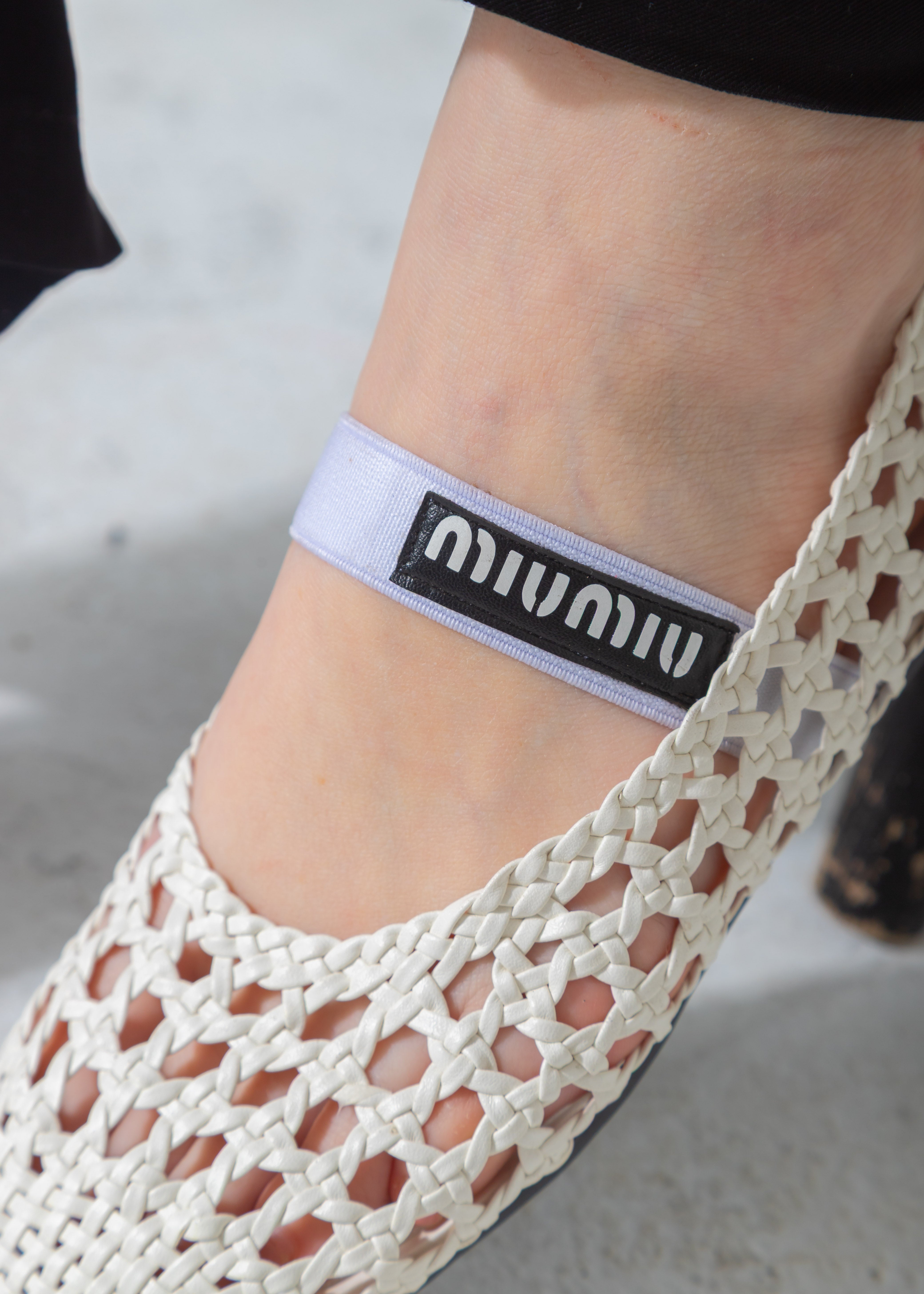 Woven Mesh Elastic Flat-white