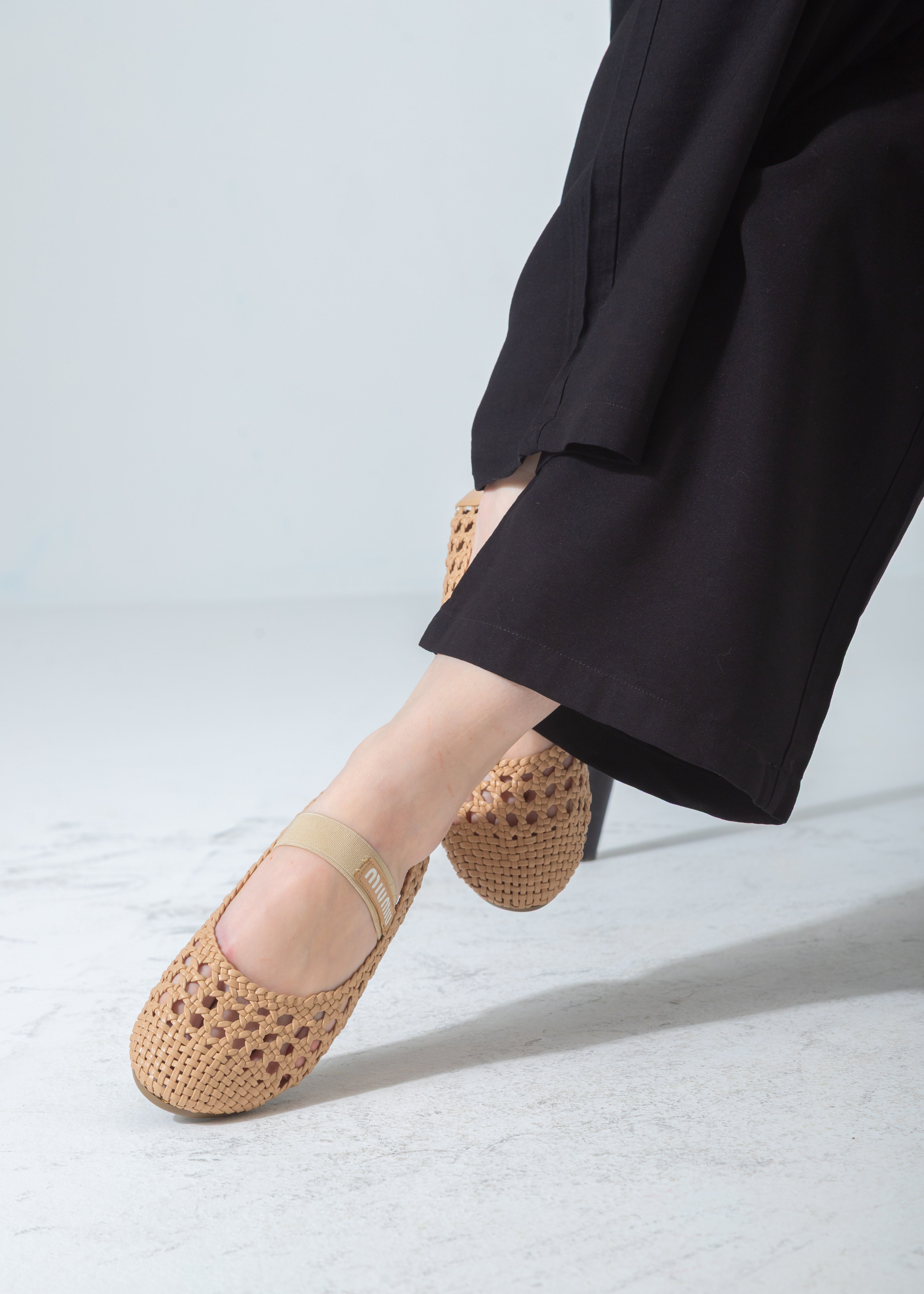 Woven Mesh Elastic Flat-beige