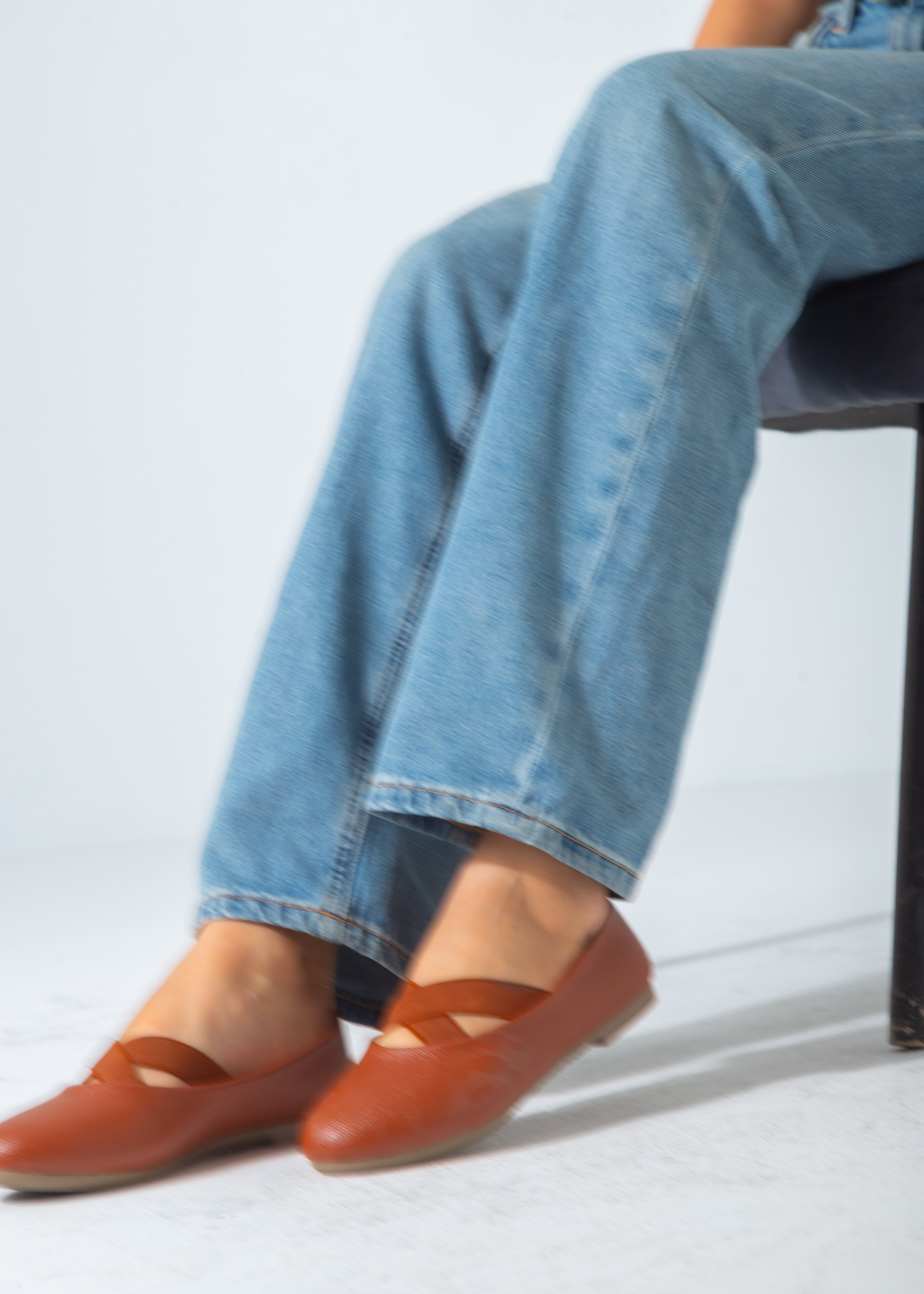 Criss-Cross Elastic Flat-camel