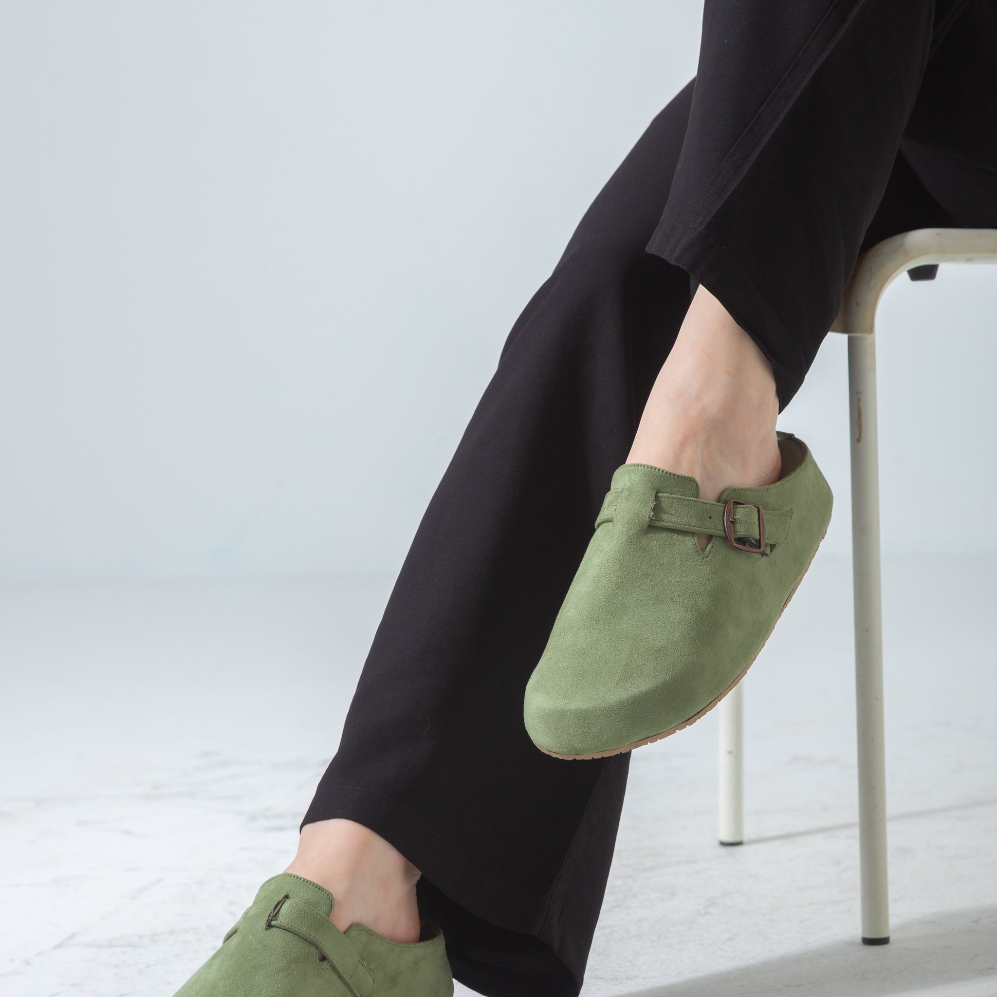 Suede Buckle Slip-On Mule Clogs-green