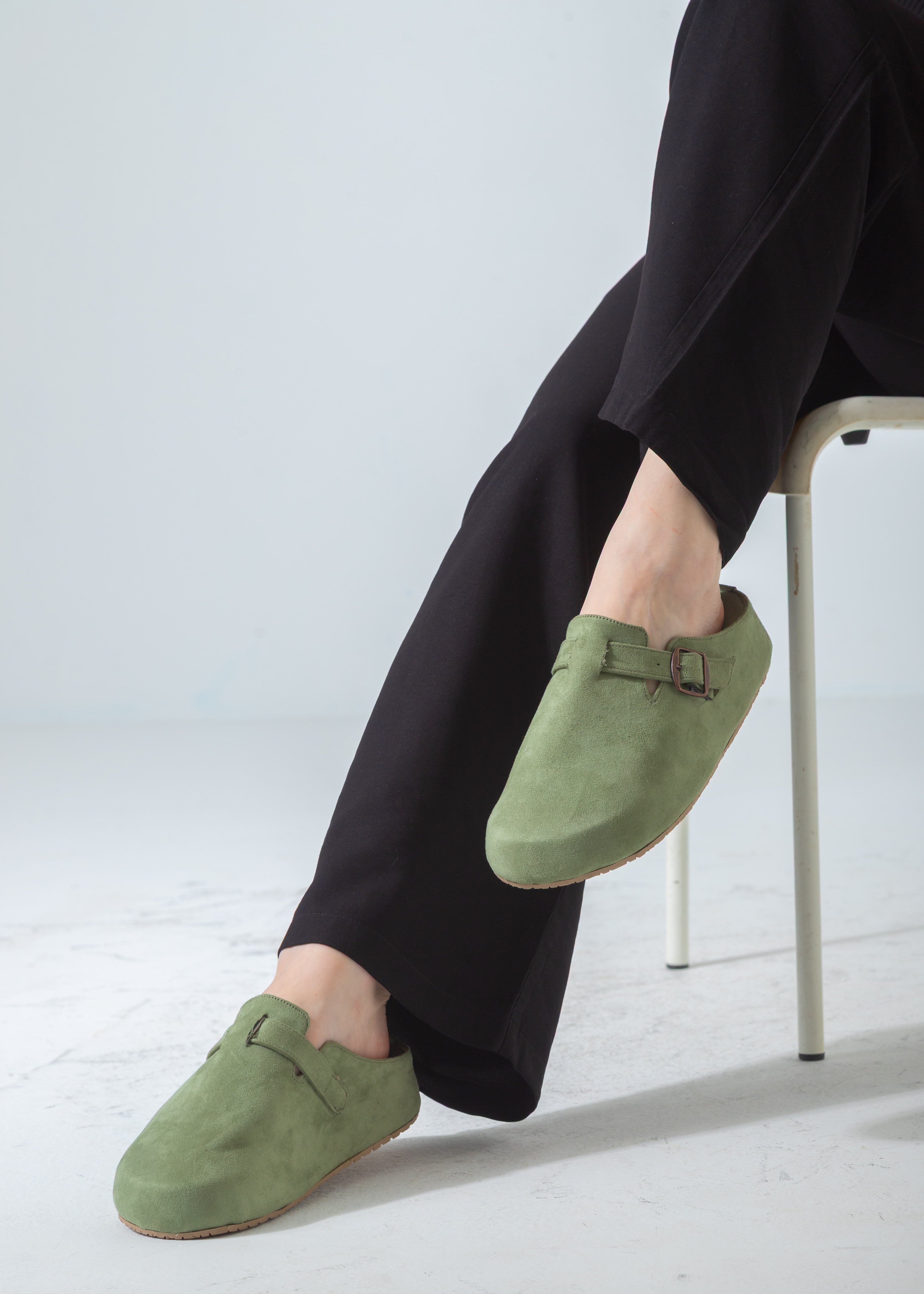 Suede Buckle Slip-On Mule Clogs-green