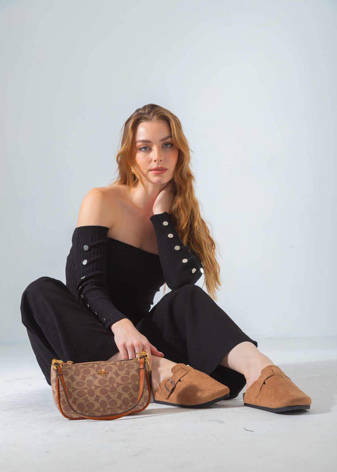 The Iconic Shoulder Pochette Bag-camel