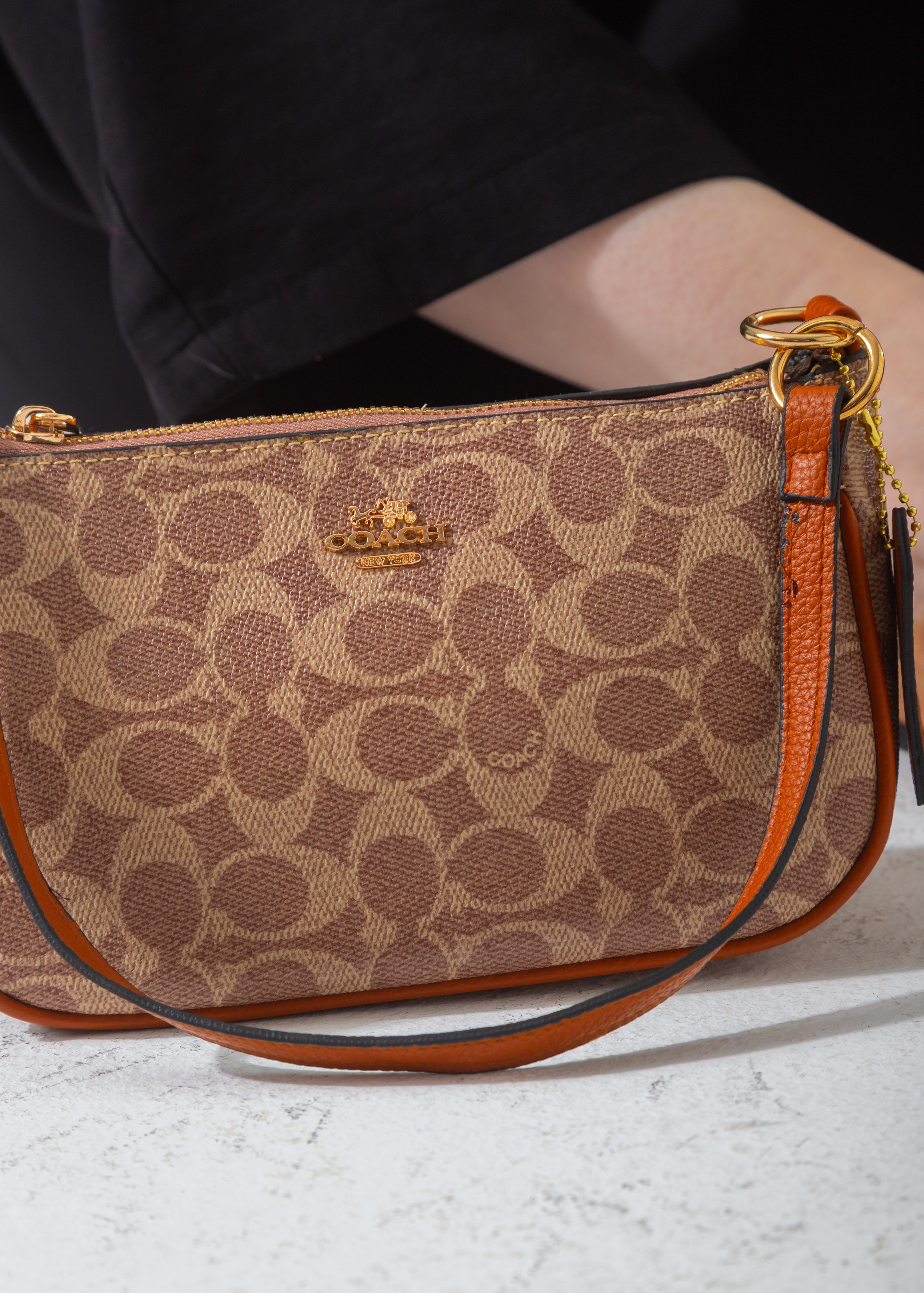 The Iconic Shoulder Pochette Bag-camel