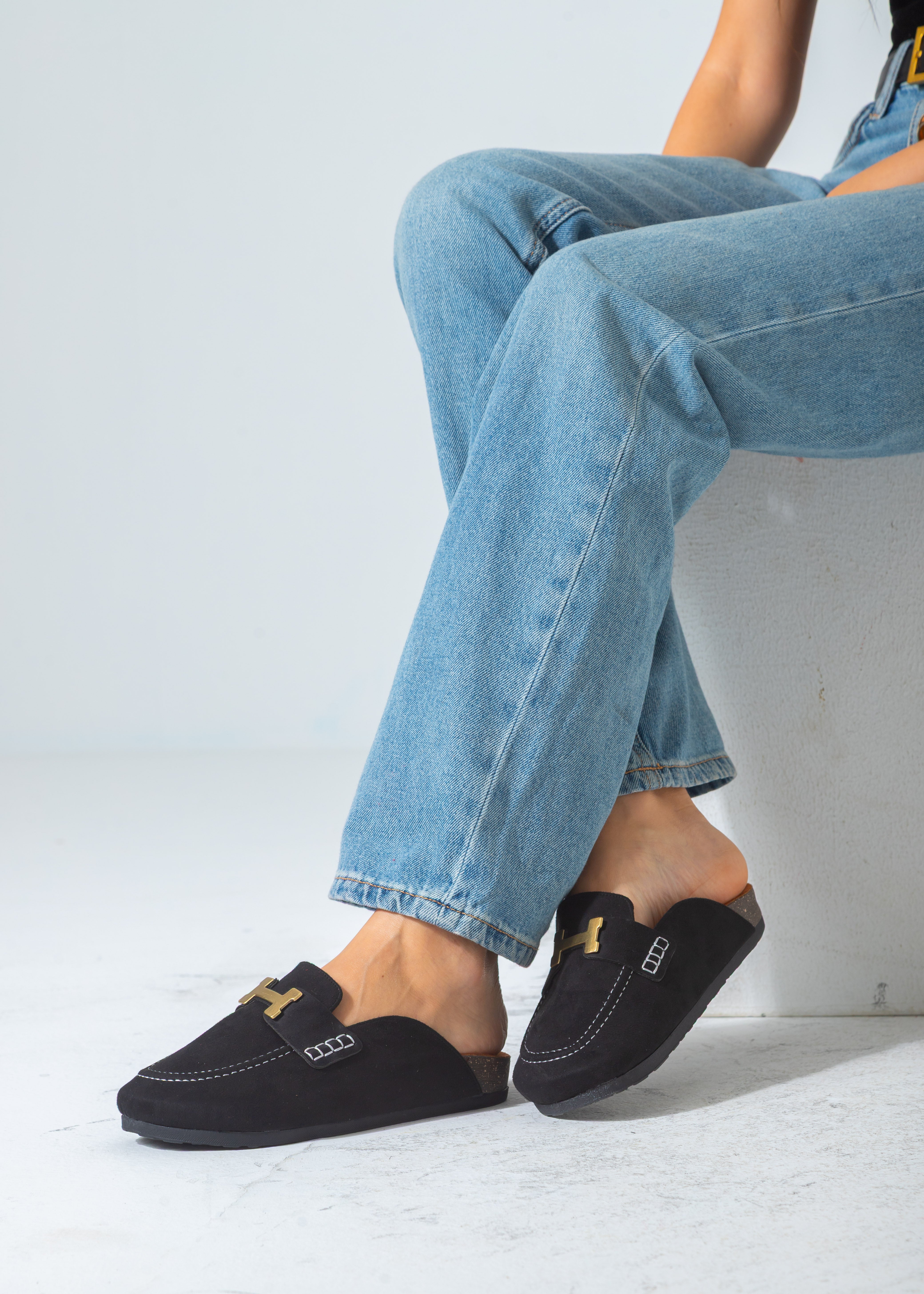 The Classic H-Bar Clog-black